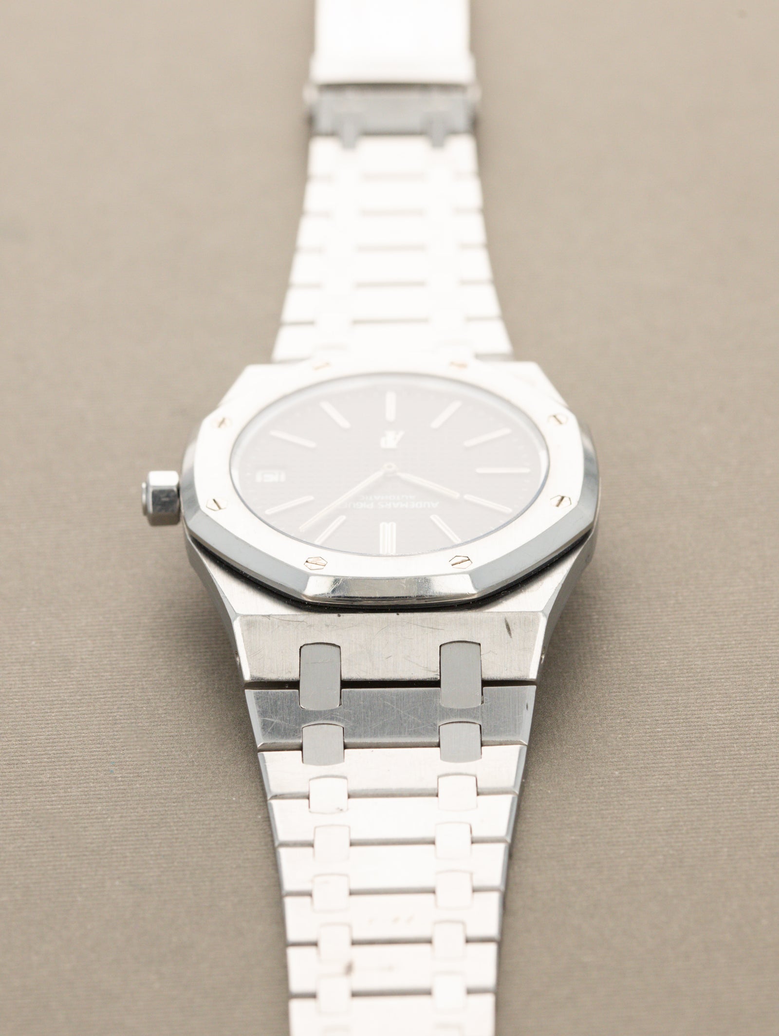 Audemars Piguet Royal Oak Ref. 5402ST - 'Jumbo' w/ 'Logo at 6' Dial Unpolished
