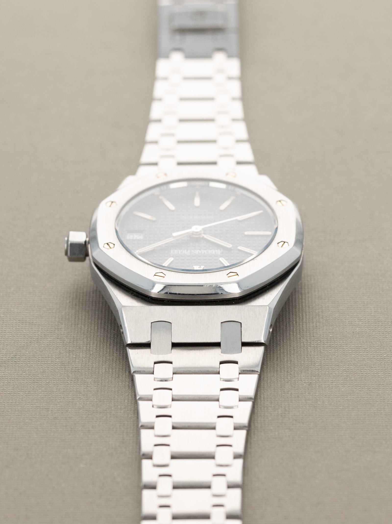 Audemars Piguet Royal Oak 'Midsize' Ref. 14790ST - 'Second Series'