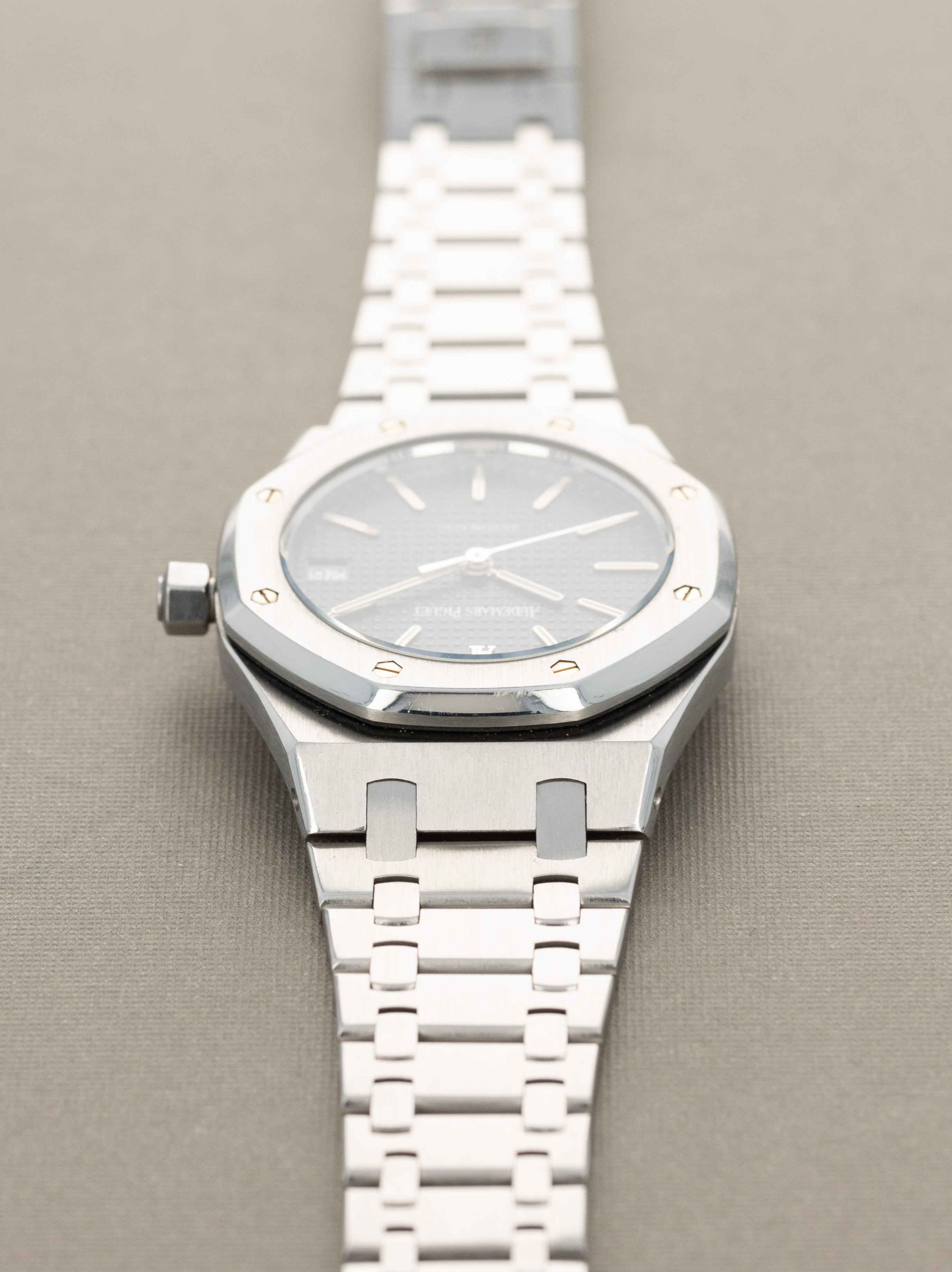 Audemars Piguet Royal Oak 'Midsize' Ref. 14790ST - 'Second Series'