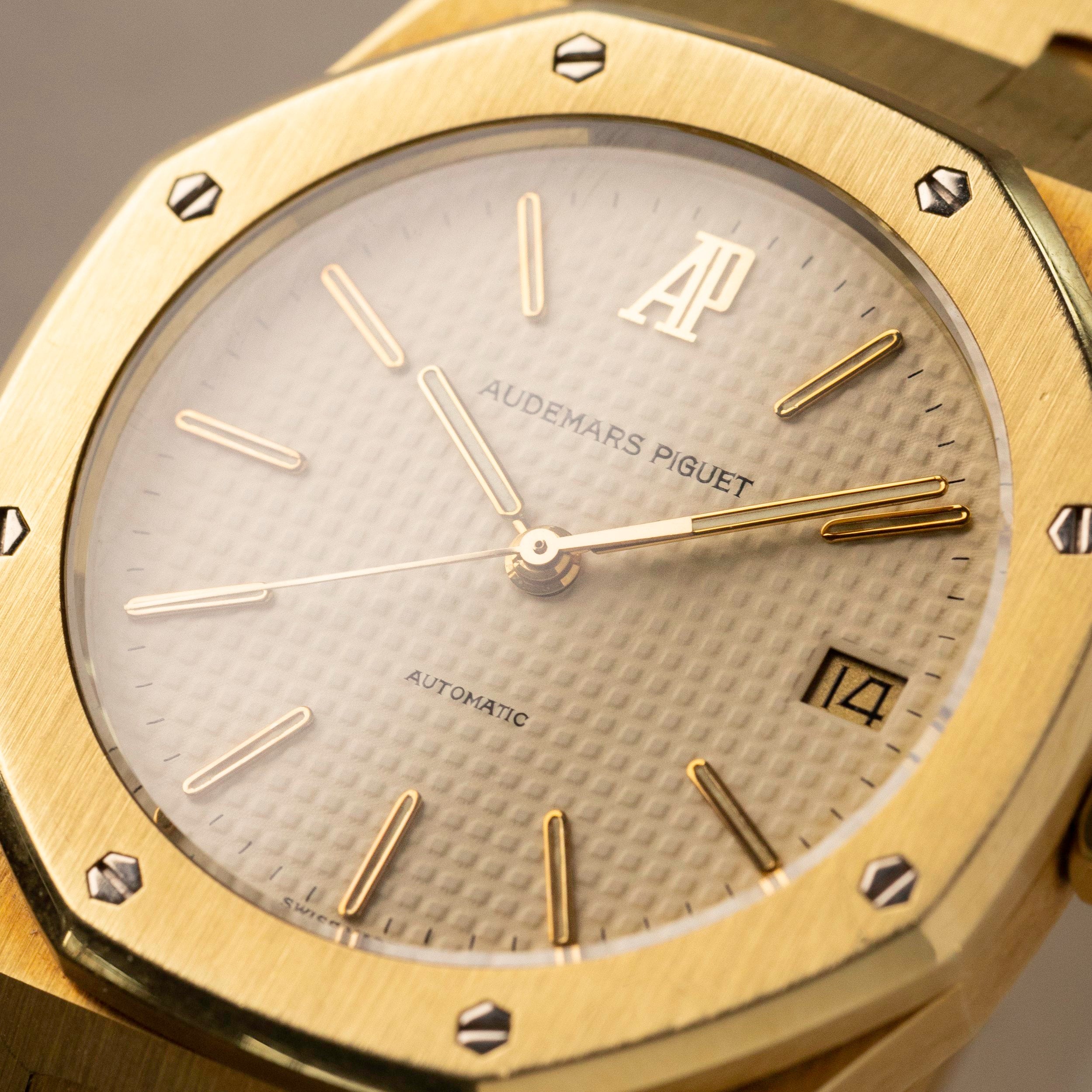 Audemars Piguet Royal Oak - Ref. 14700BA with Papers