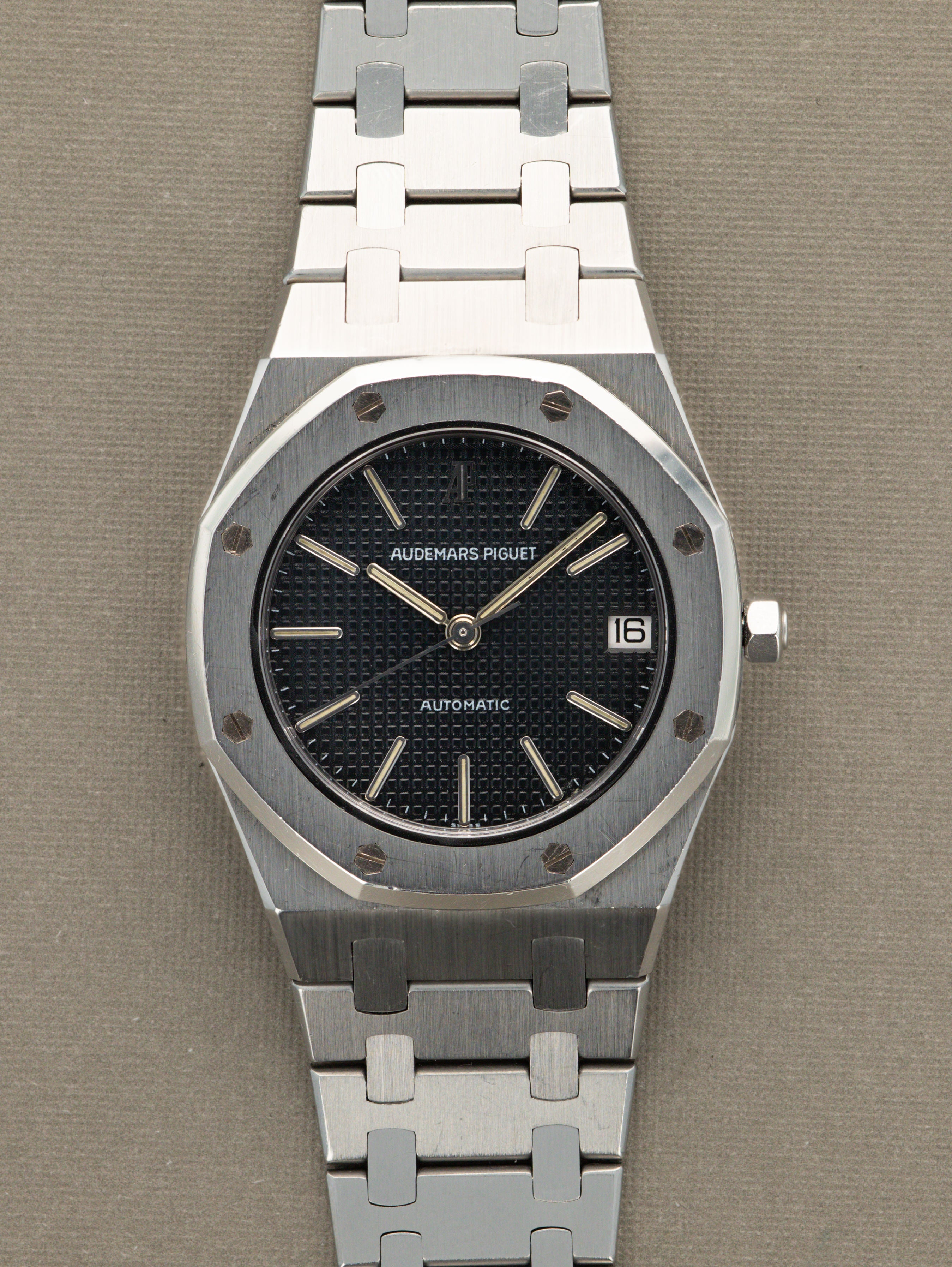 Audemars Piguet Royal Oak Ref. 4100ST - 'Midsize' Unpolished W/ Full Set