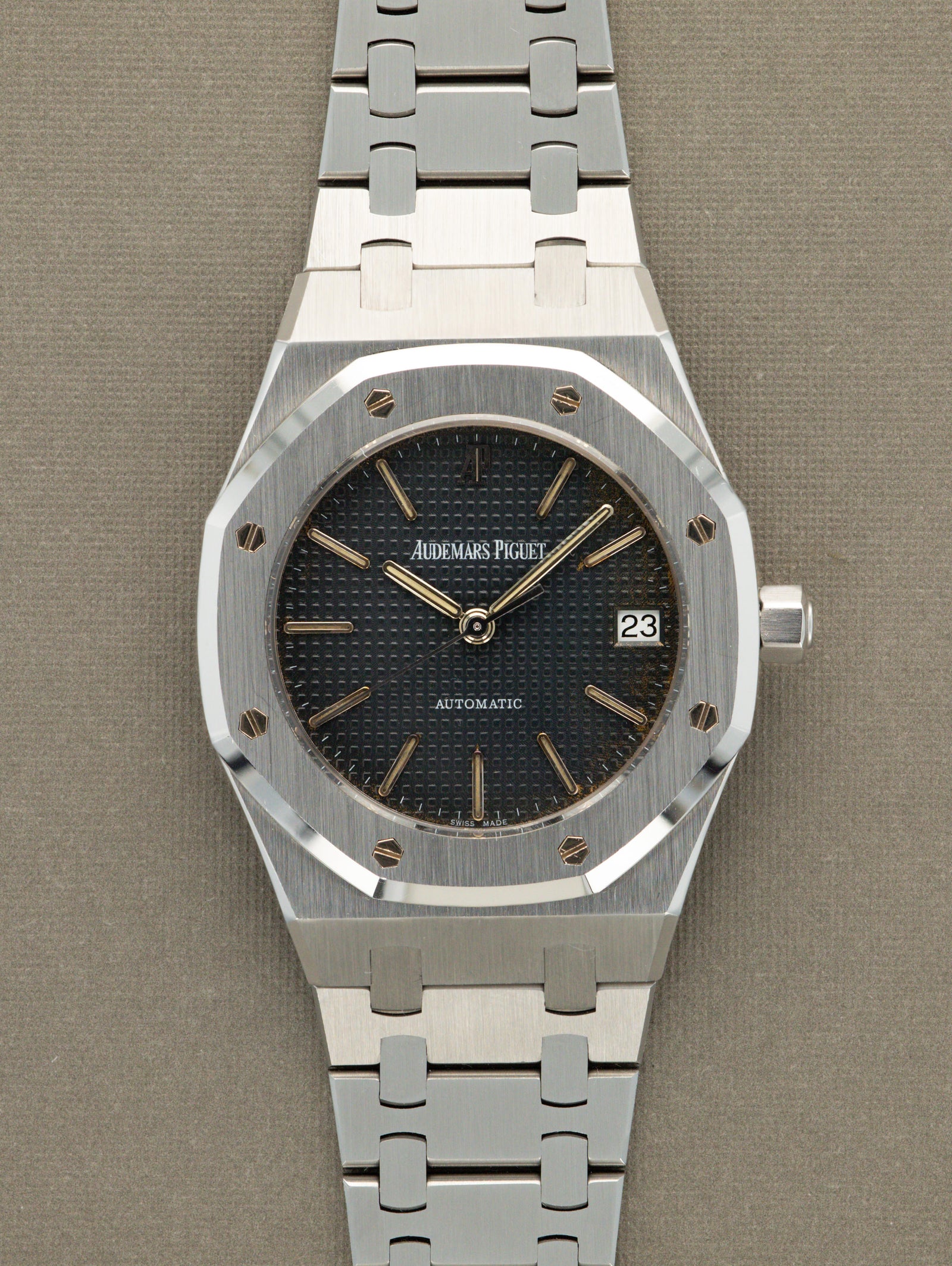 Audemars Piguet Royal Oak 'Midsize' Ref. 14790ST - 'Second Series' W/ Box, Papers, & Extract