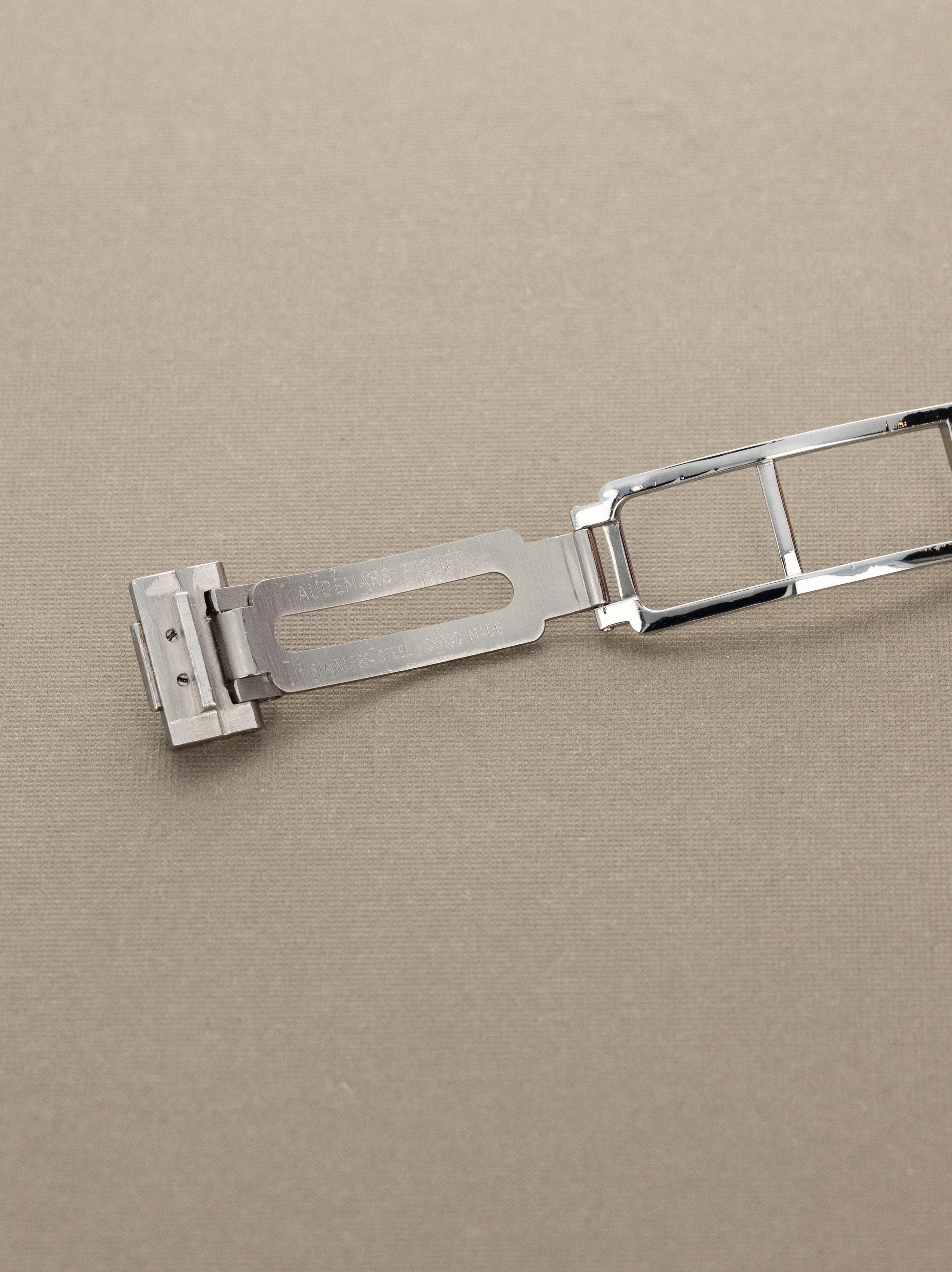 Audemars Piguet Royal Oak 'Midsize' Ref. 14790ST - 'Second Series' W/ Box, Papers, & Extract