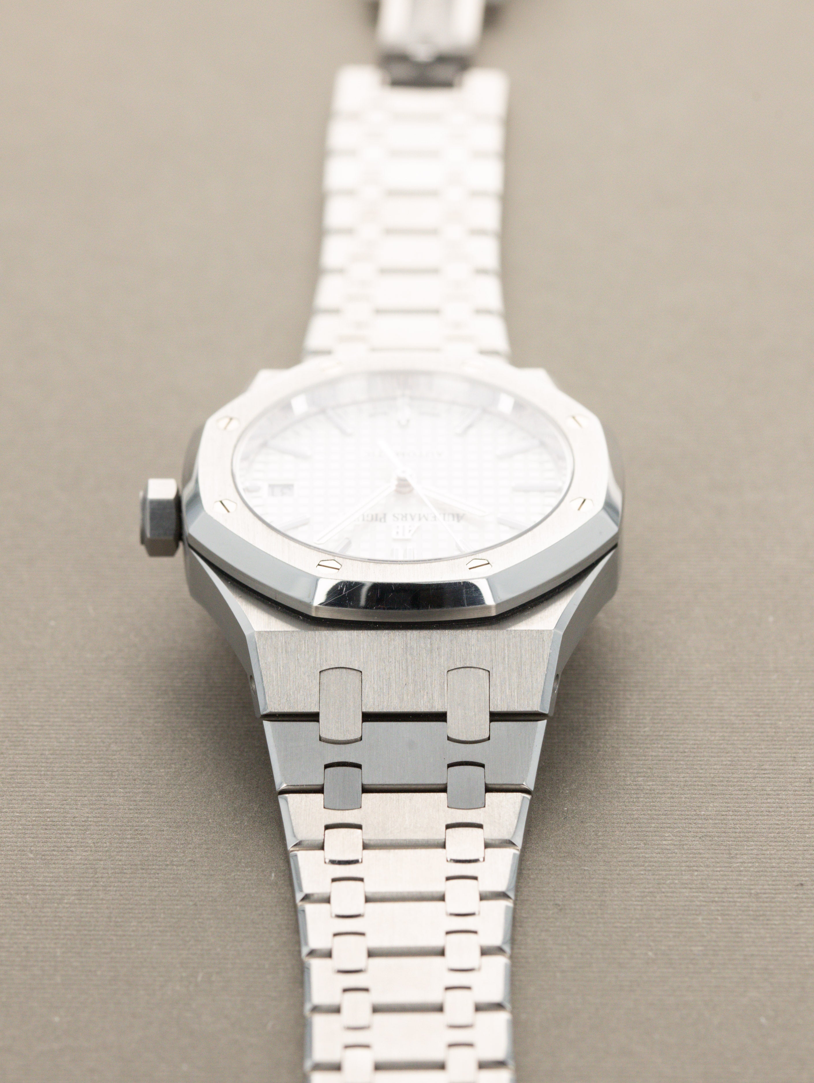 Audemars Piguet Royal Oak Ref. 15450ST - 'Midsize' Full Set