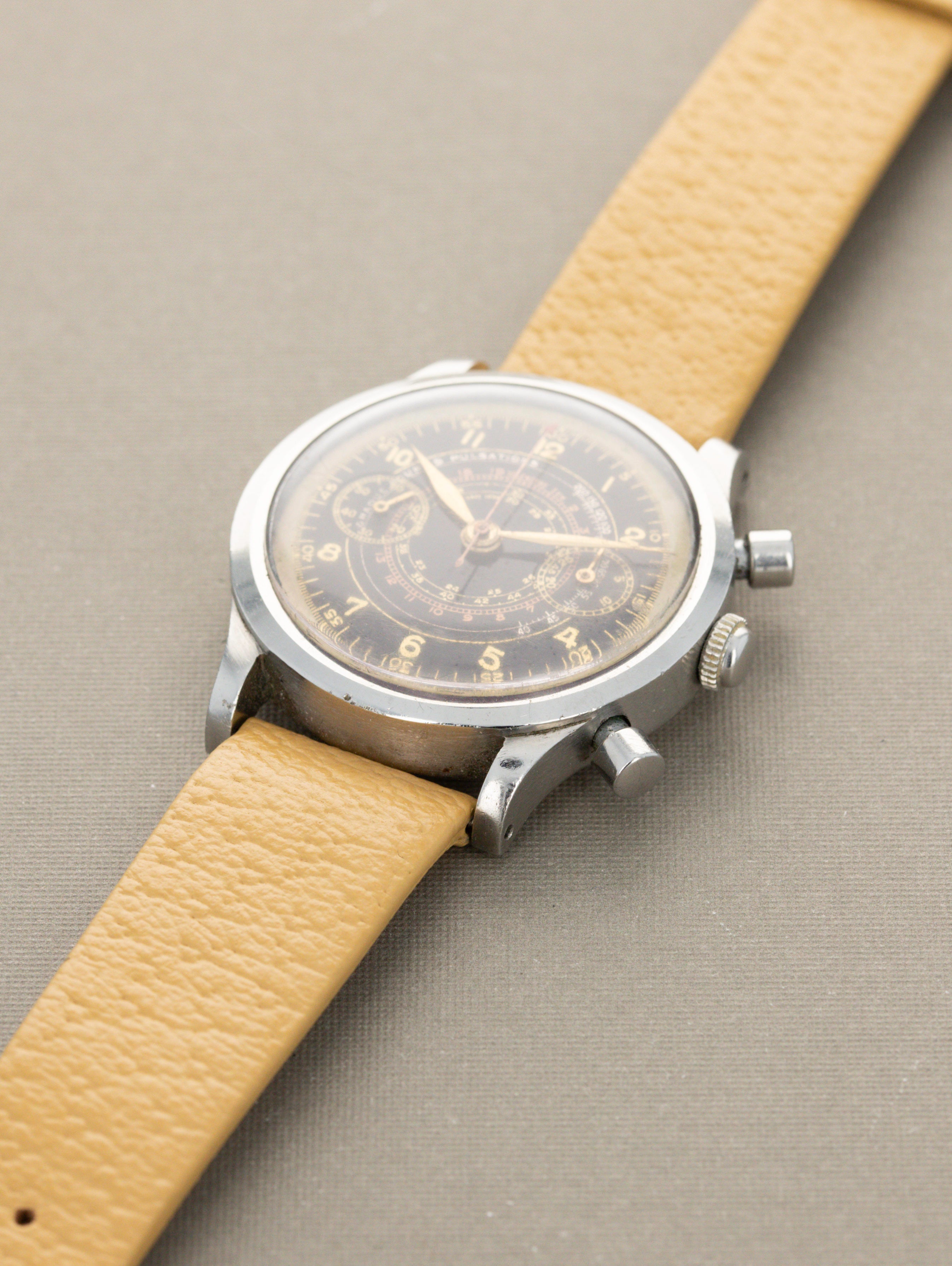 Cyma Clamshell-Case Chronograph - 'Oversized Gilt'