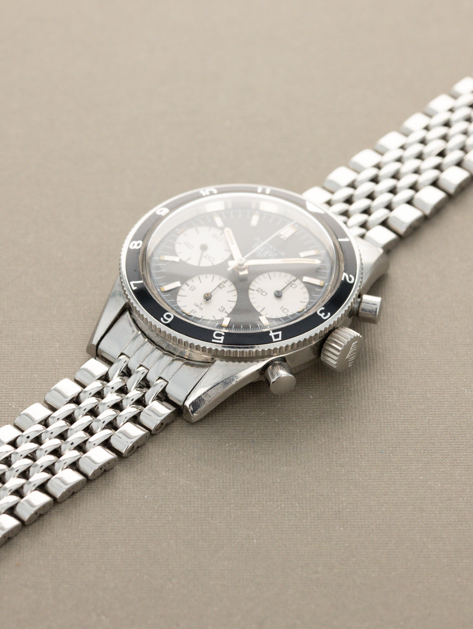 Heuer Autavia Ref. 2446 'Rindt' - Matte Black 'Reverse-Panda' Dial