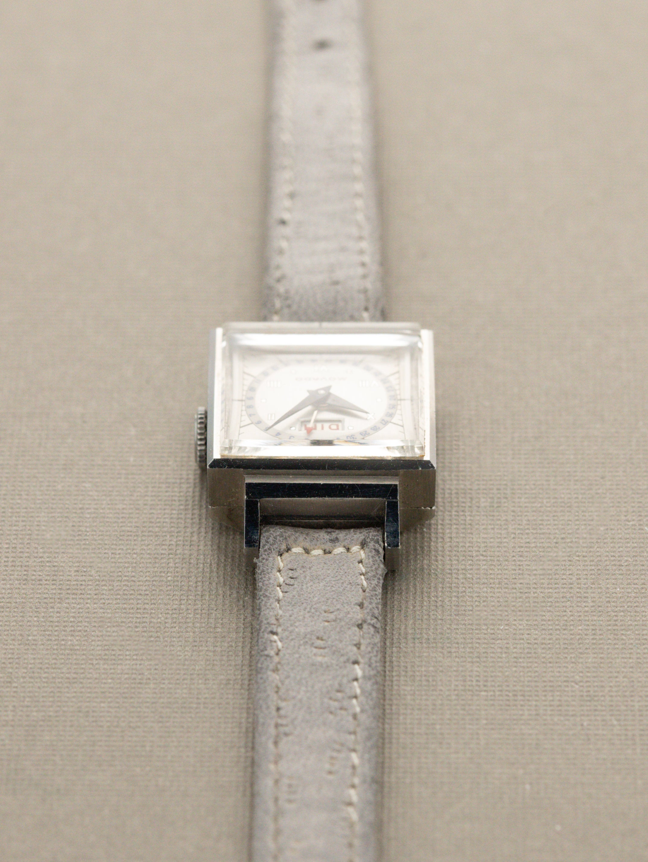 Movado Calendar 'Ladies' Ref. 13025 - 'Brushed' Silver Dial Unpolished