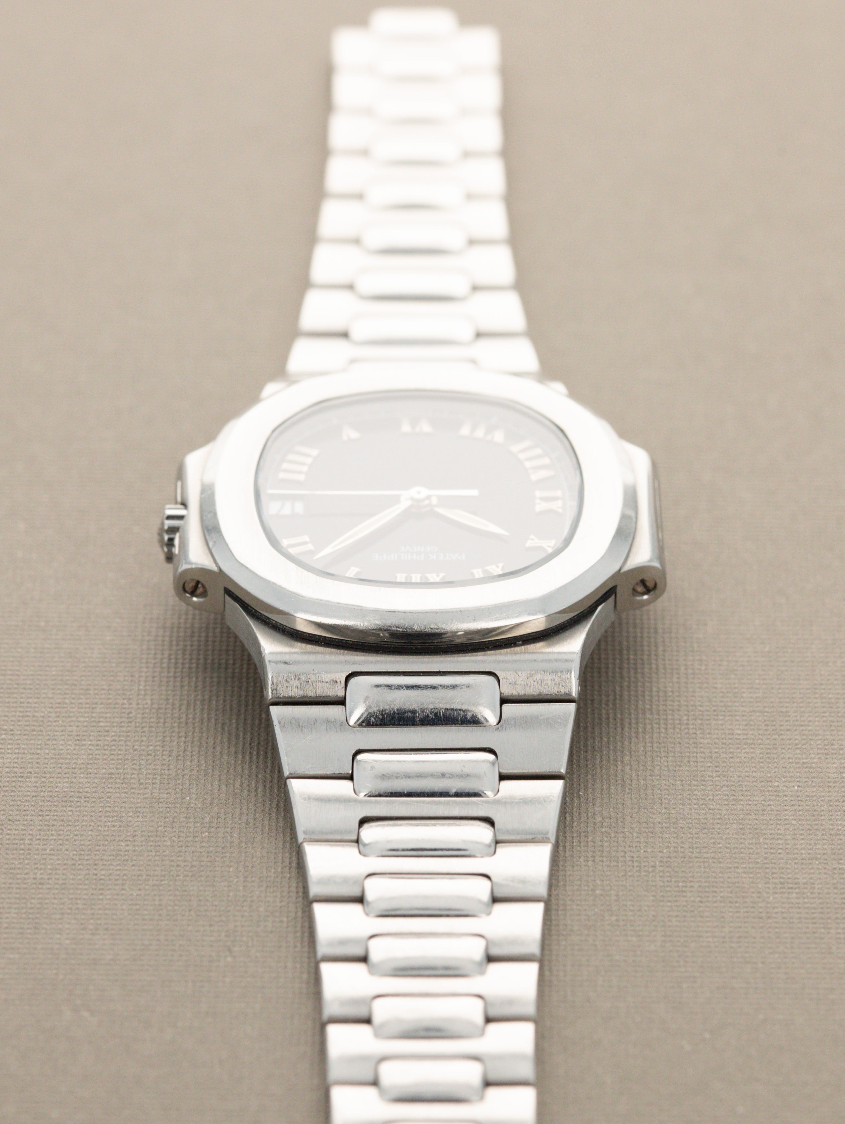 Patek Philippe Nautilus 'Midsize' Ref. 3800/1A - Gloss Black 'Roman' Dial w/ Extract