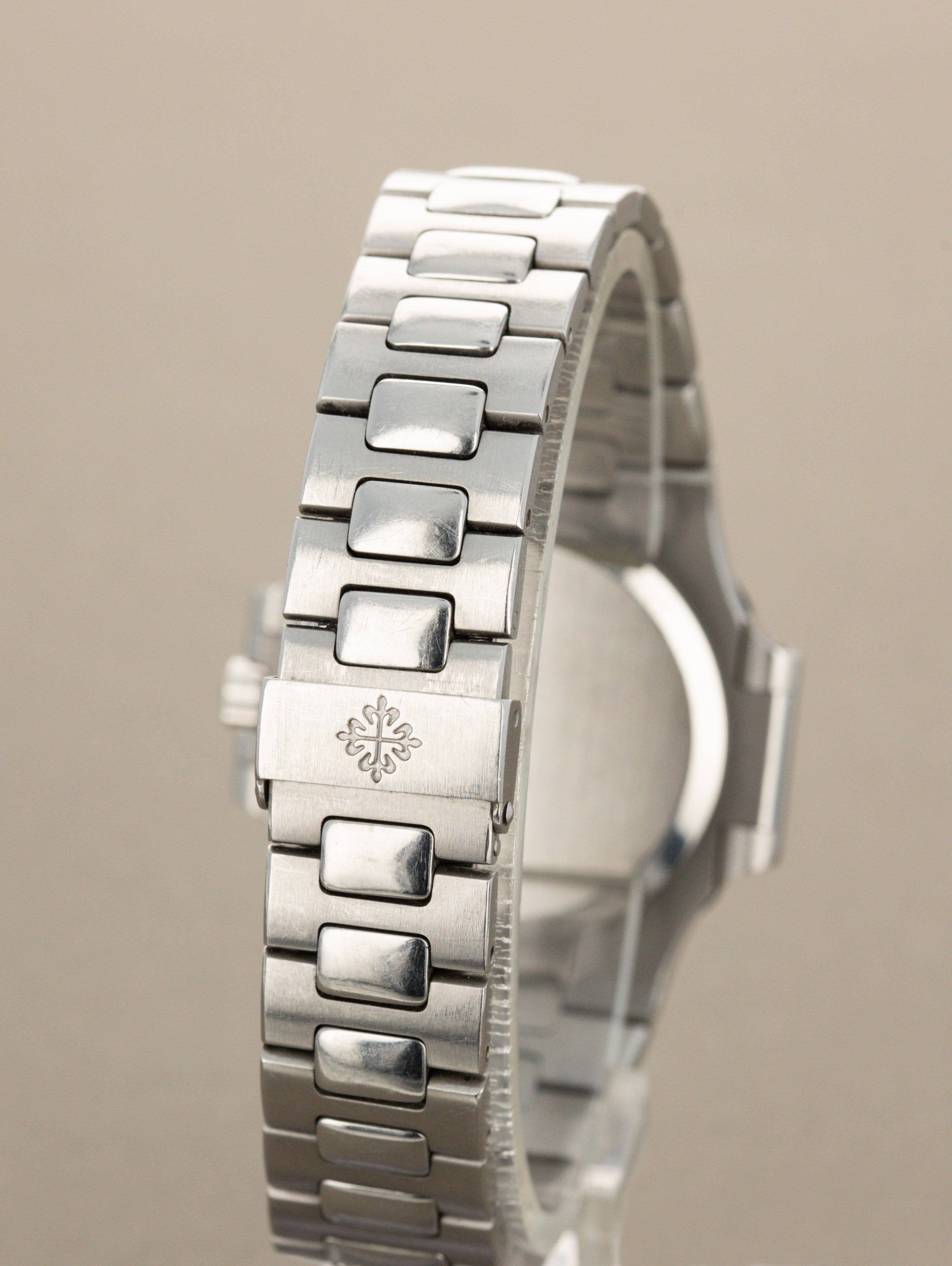 Patek Philippe Nautilus 'Midsize' Ref. 3800/1A - Gloss Black 'Roman' Dial w/ Extract
