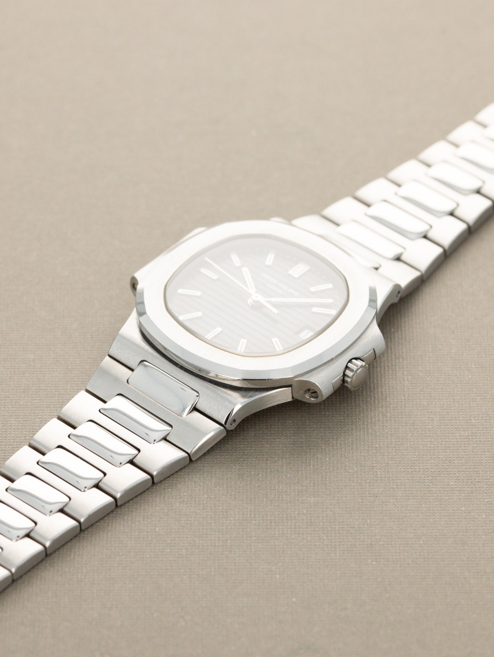 Patek Philippe Nautilus 'Midsize' Ref. 3800/1A - Blue 'Teak' Dial