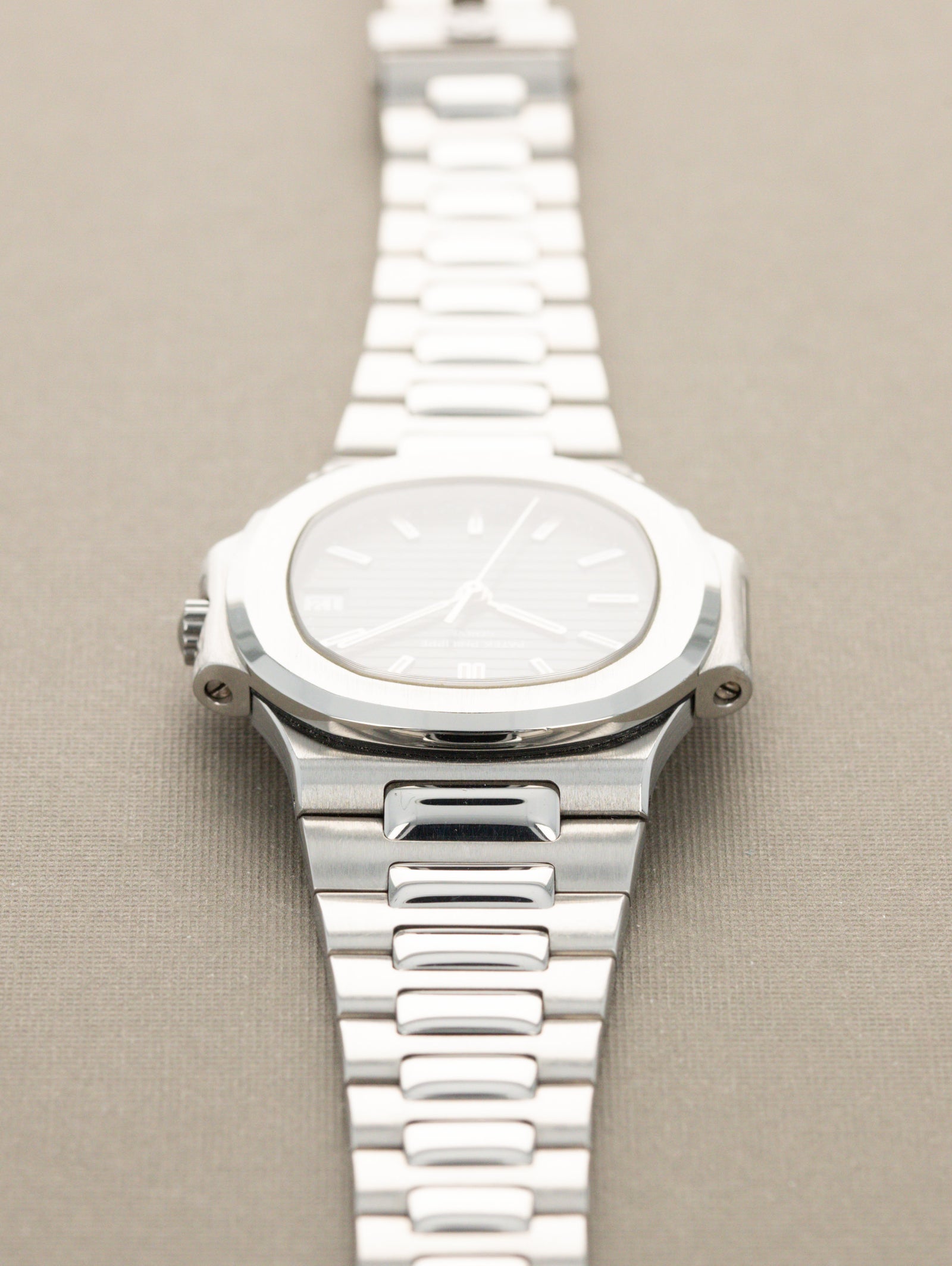 Patek Philippe Nautilus 'Midsize' Ref. 3800/1A - Blue 'Teak' Dial