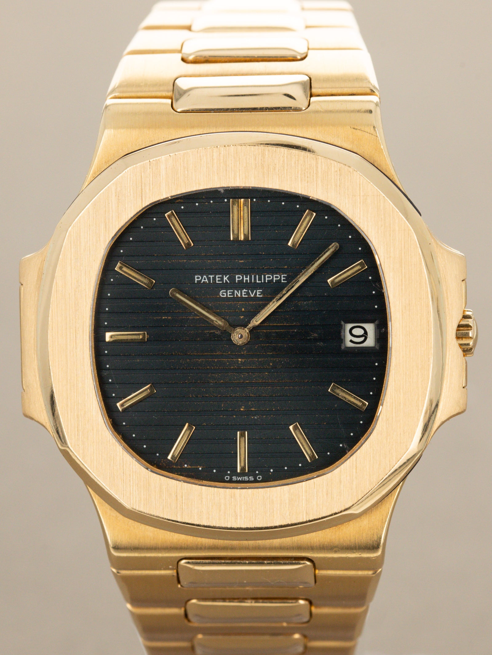 Patek Philippe Nautilus 'Jumbo' Ref. 3700/1J - w/ Box & Papers