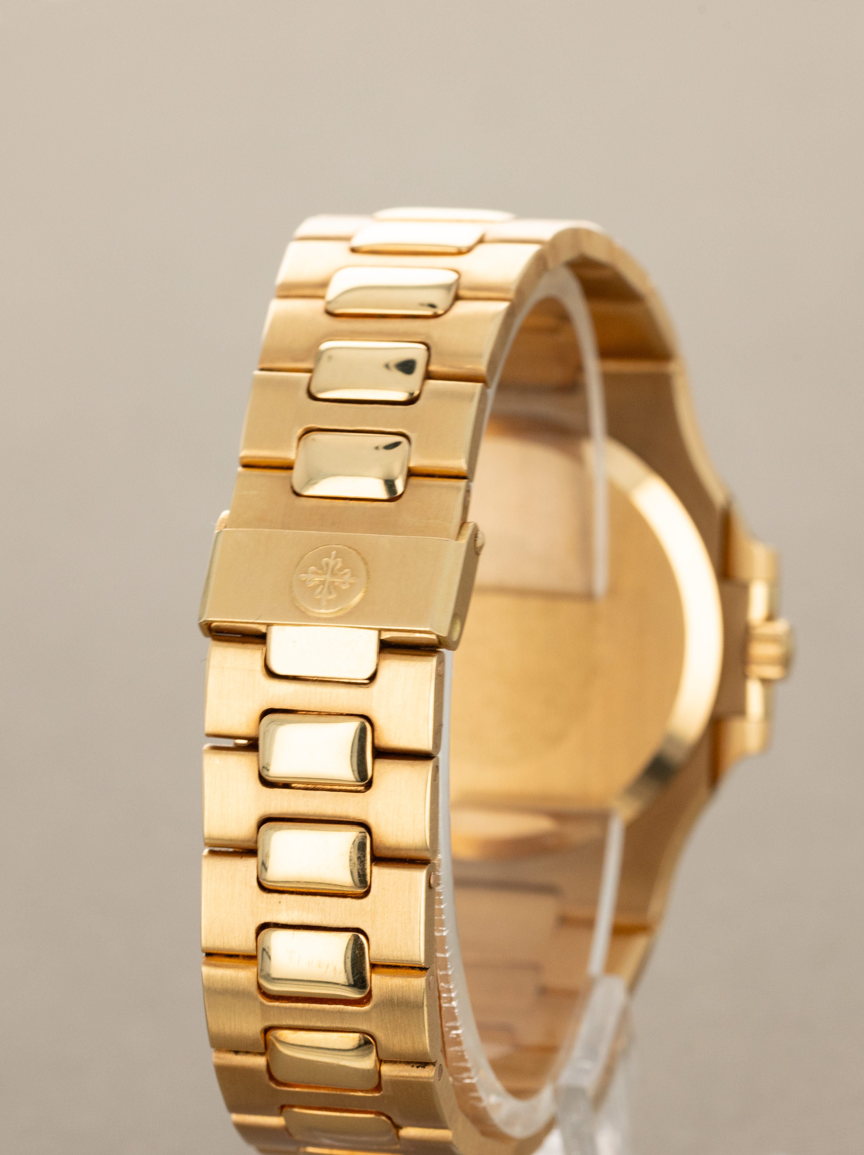 Patek Philippe Nautilus 'Jumbo' Ref. 3700 - w/ Box 'LNOS'