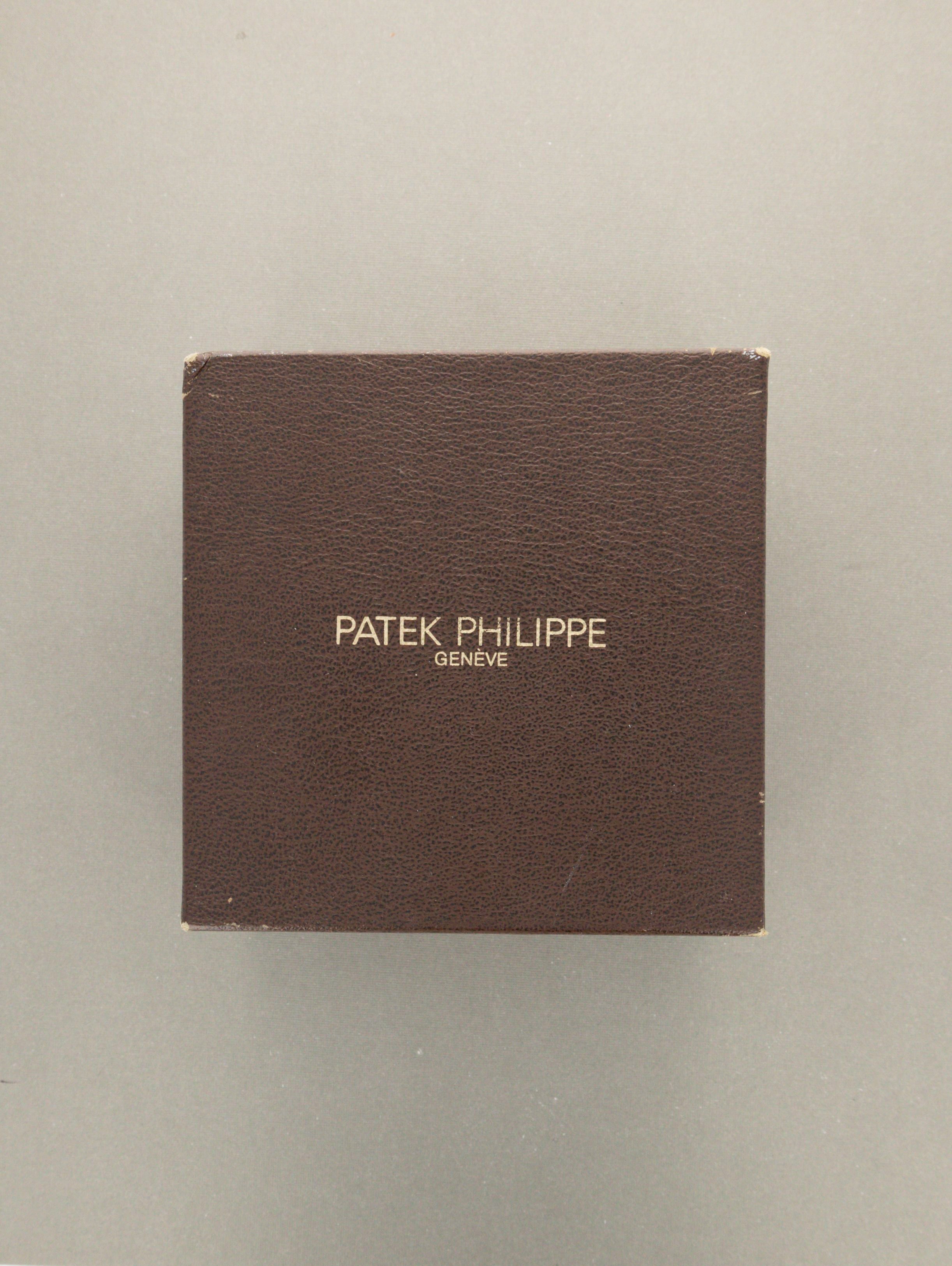 Patek Philippe Nautilus Ref. 3700 - Retailed by Gübelin Full Set