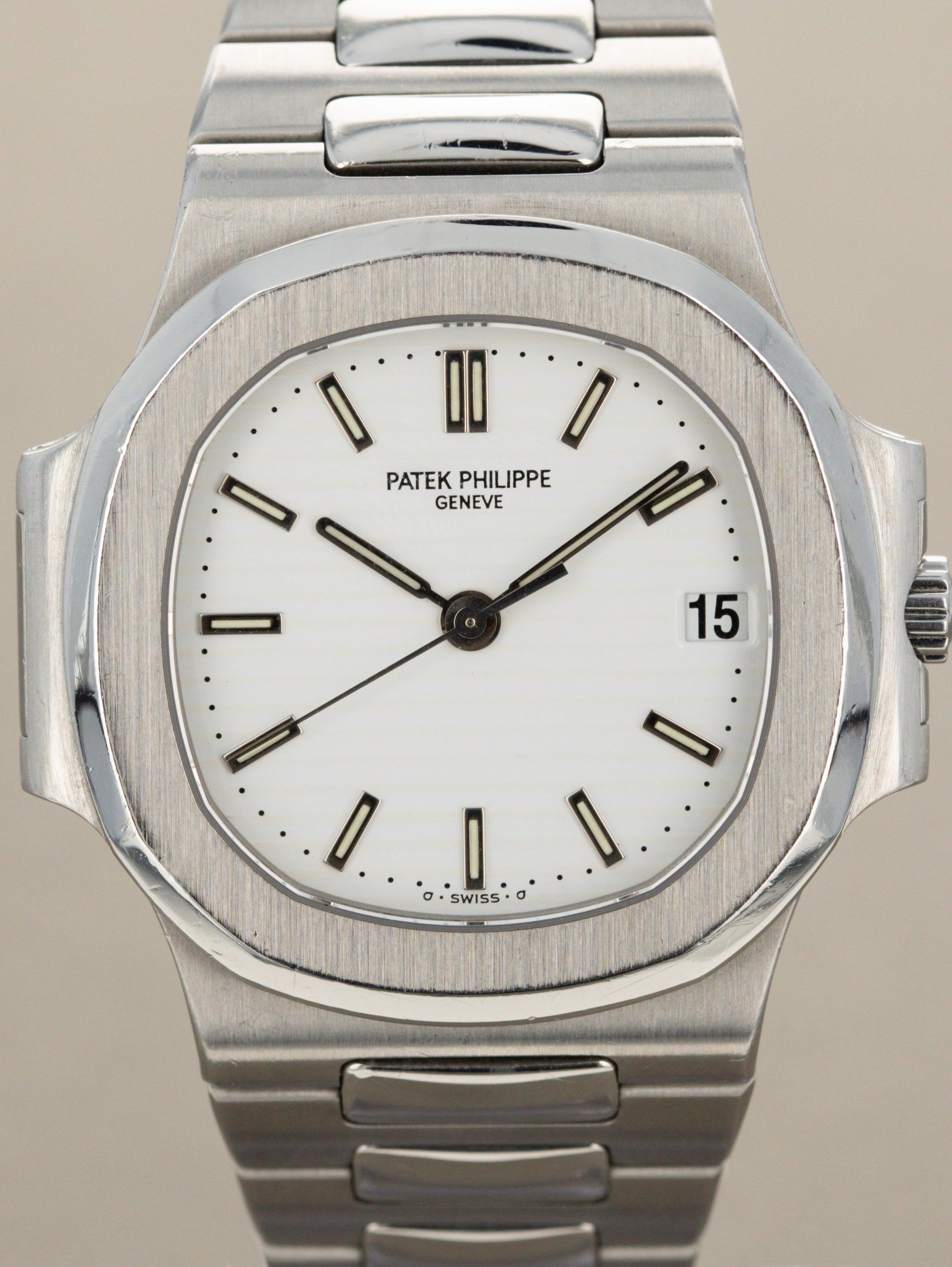 Patek Philippe Nautilus Ref. 3800/1A - The 'Garage Door' Full set