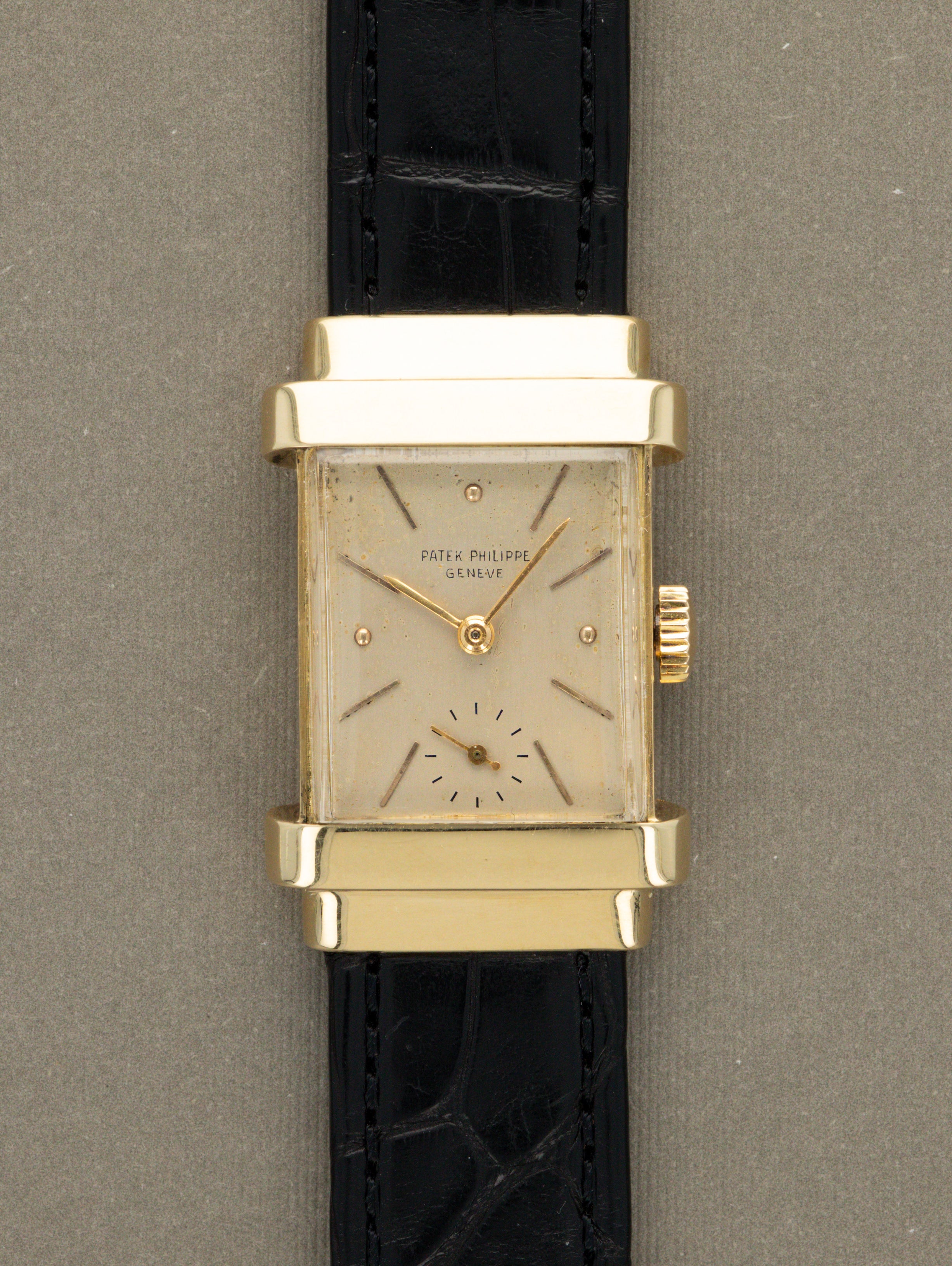 Patek Philippe Yellow Gold Dress Watch Ref. 1450 - 'Top Hat' w/ Extract