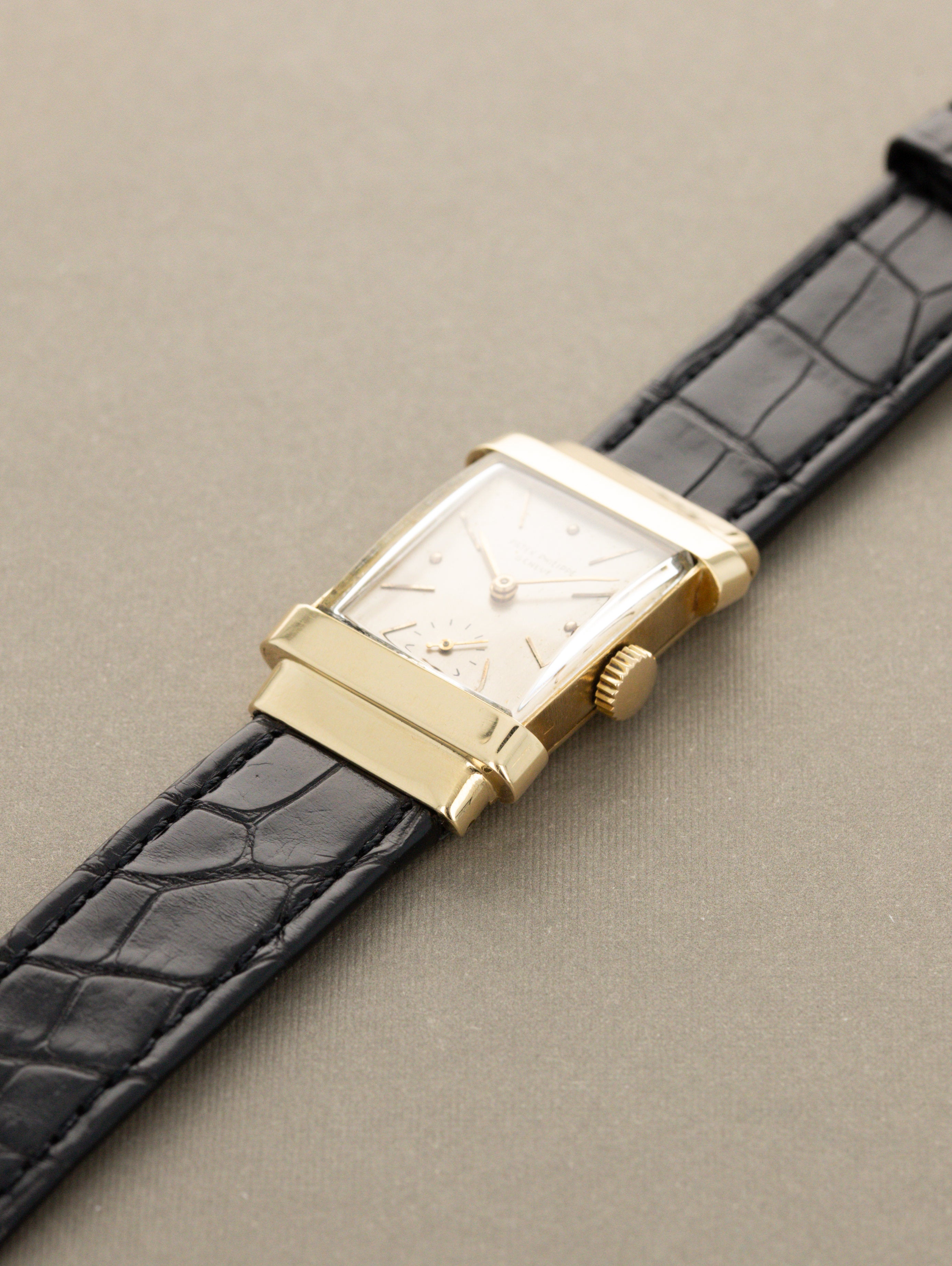 Patek Philippe Yellow Gold Dress Watch Ref. 1450 - 'Top Hat' w/ Extract