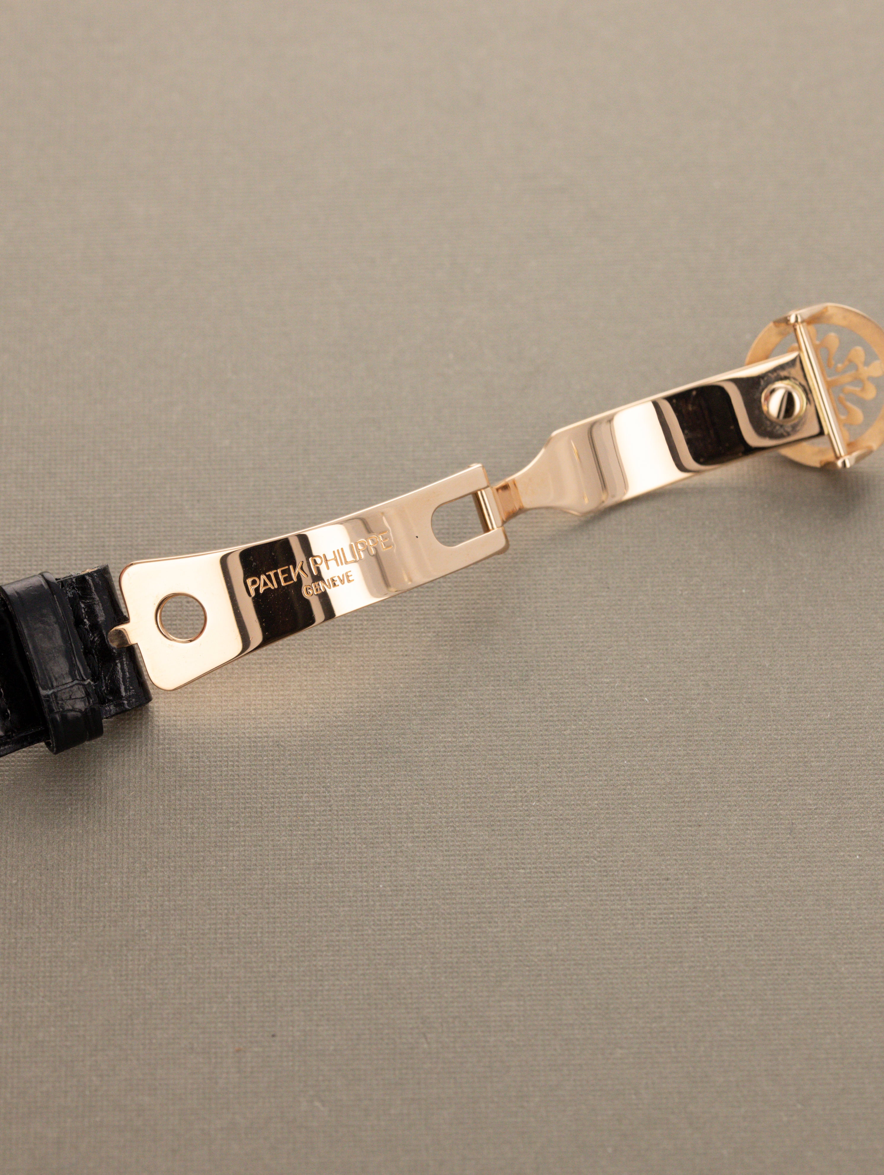 Patek Philippe Calatrava Ref. 5000R - Sunburst Pink 'Tiffany & Co.' Dial Box & Papers