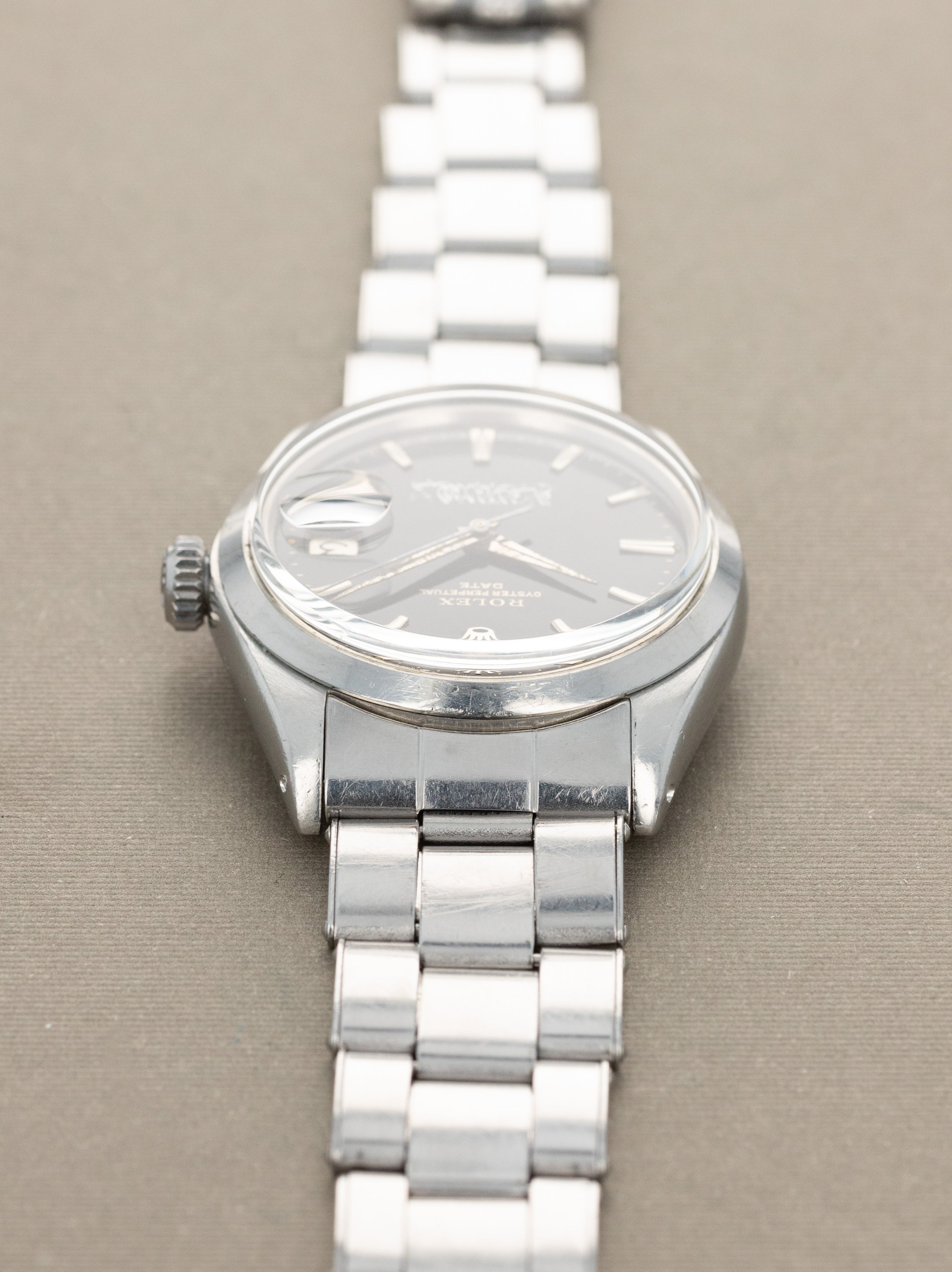 Rolex Oyster Perpetual Date Ref. 1500 - Black 'Gilt' Dial W/ Kuwait Signature Unpolished