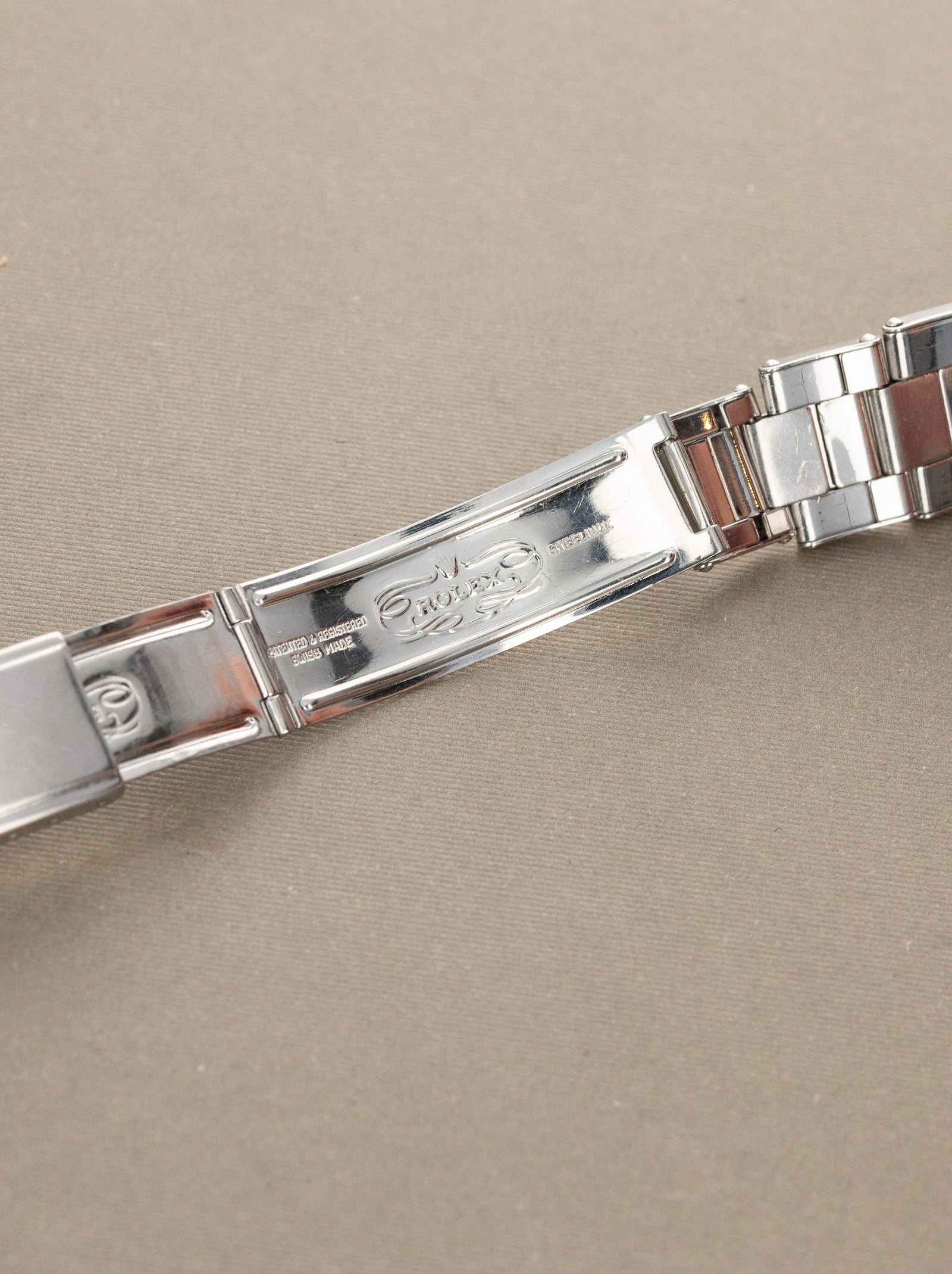Rolex Oyster Perpetual Date Ref. 1500 - Black 'Gilt' Dial W/ Kuwait Signature Unpolished