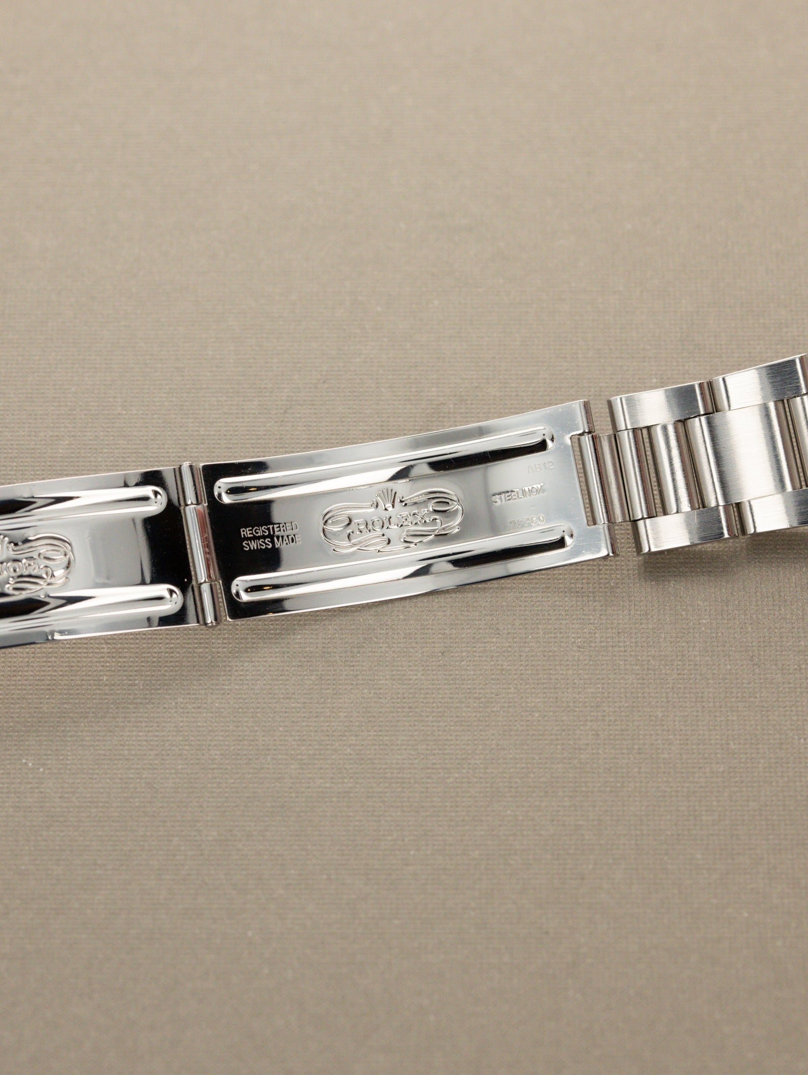 Rolex Datejust Ref. 16220 - Sunburst Black Dial