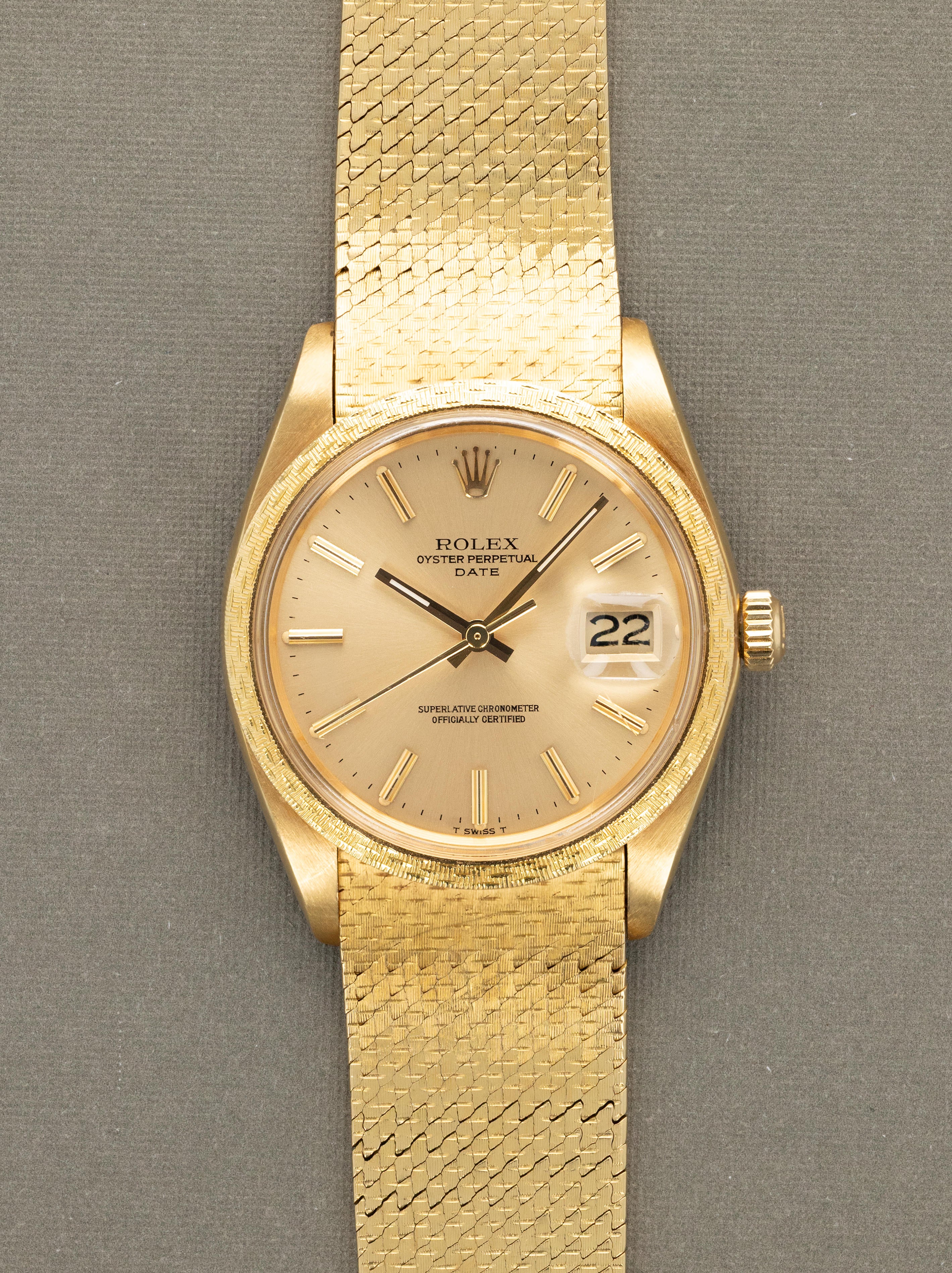 Rolex Oyster Perpetual Ref. 1514 'Décor Moiré' - Satin Champagne Dial W/ Extensive Documentation