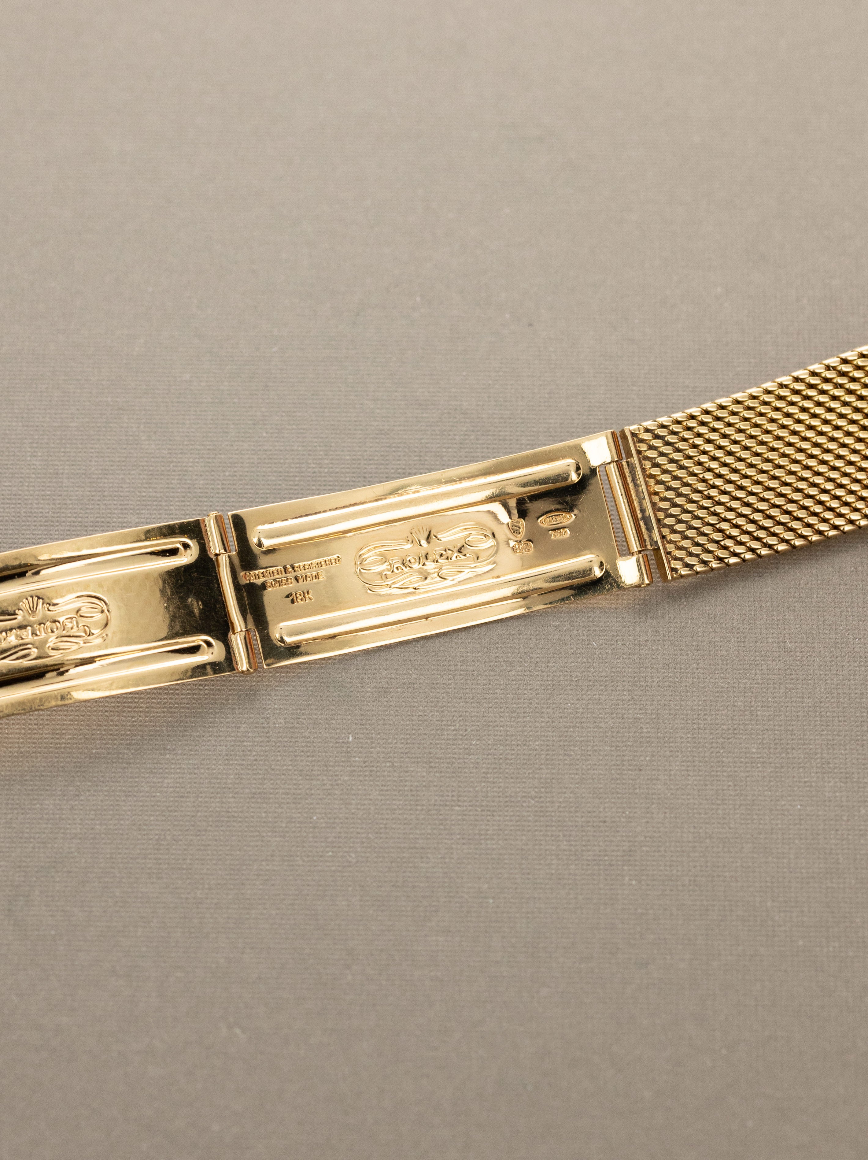 Rolex Oyster Perpetual Ref. 1514 'Décor Moiré' - Satin Champagne Dial W/ Extensive Documentation