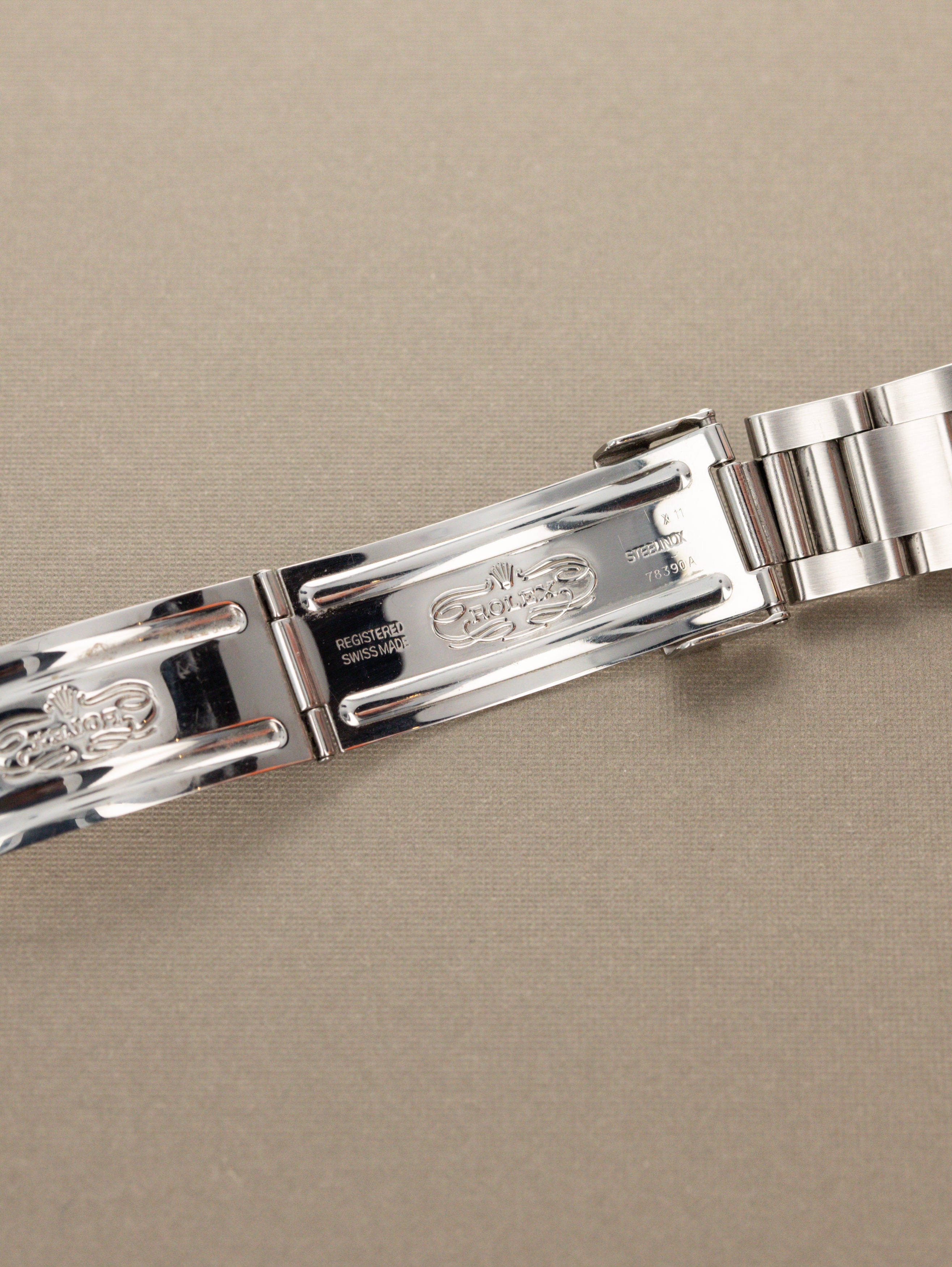 Rolex Daytona Ref. 16520 'Zenith' - Black Dial W/ Rolex Service Card