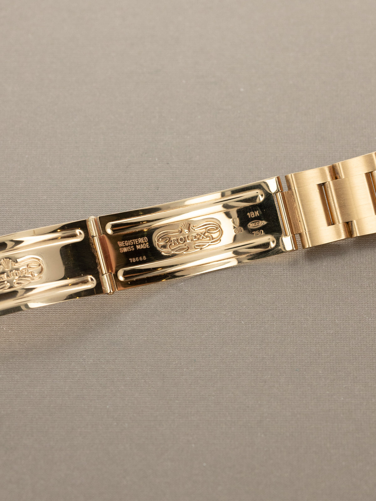 Rolex Daytona Ref. 16528 'Zenith' - Black 'Inverted 6' Dial