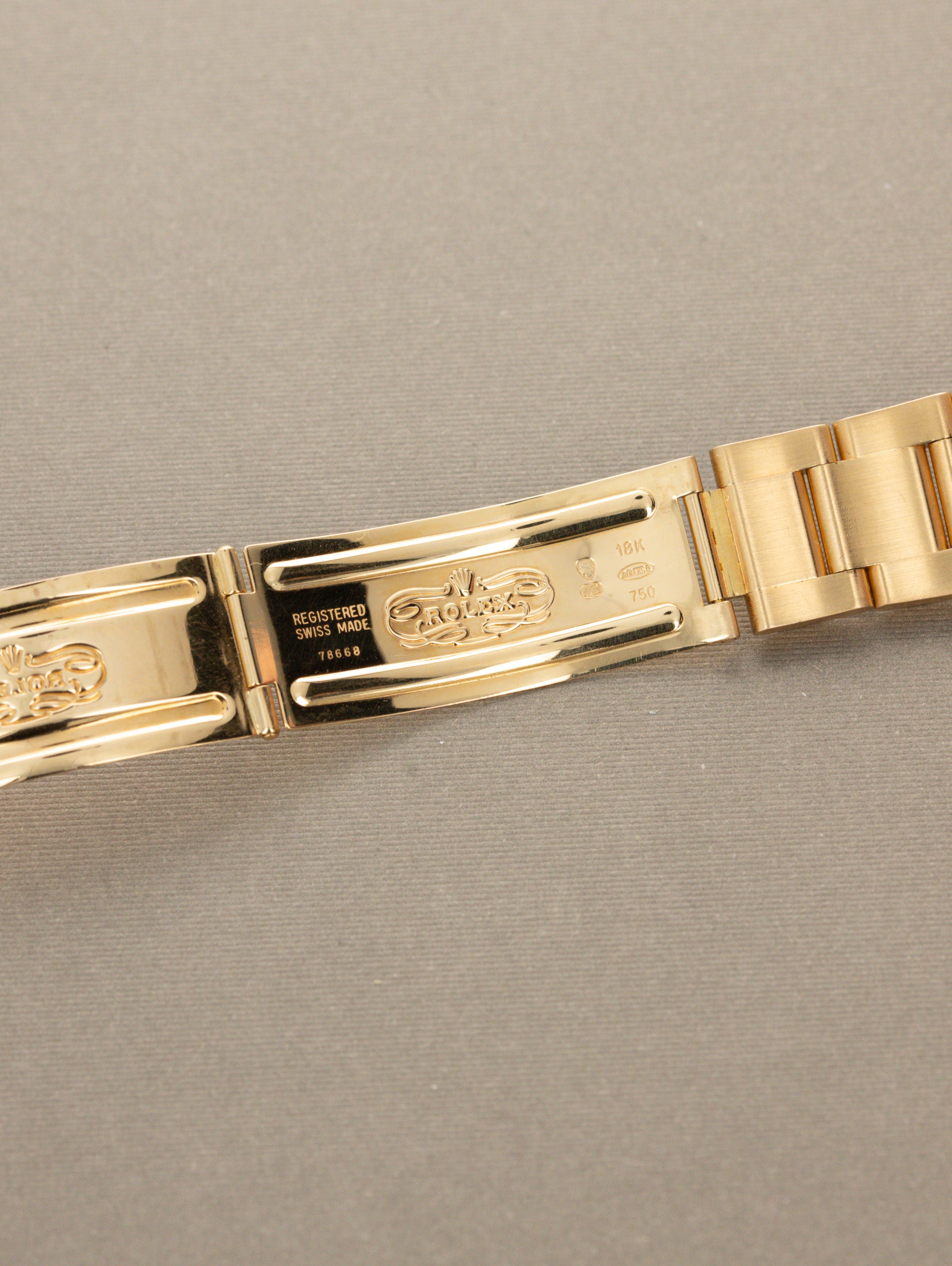Rolex Daytona Ref. 16528 - 18K Gold 'Inverted 6' Dial