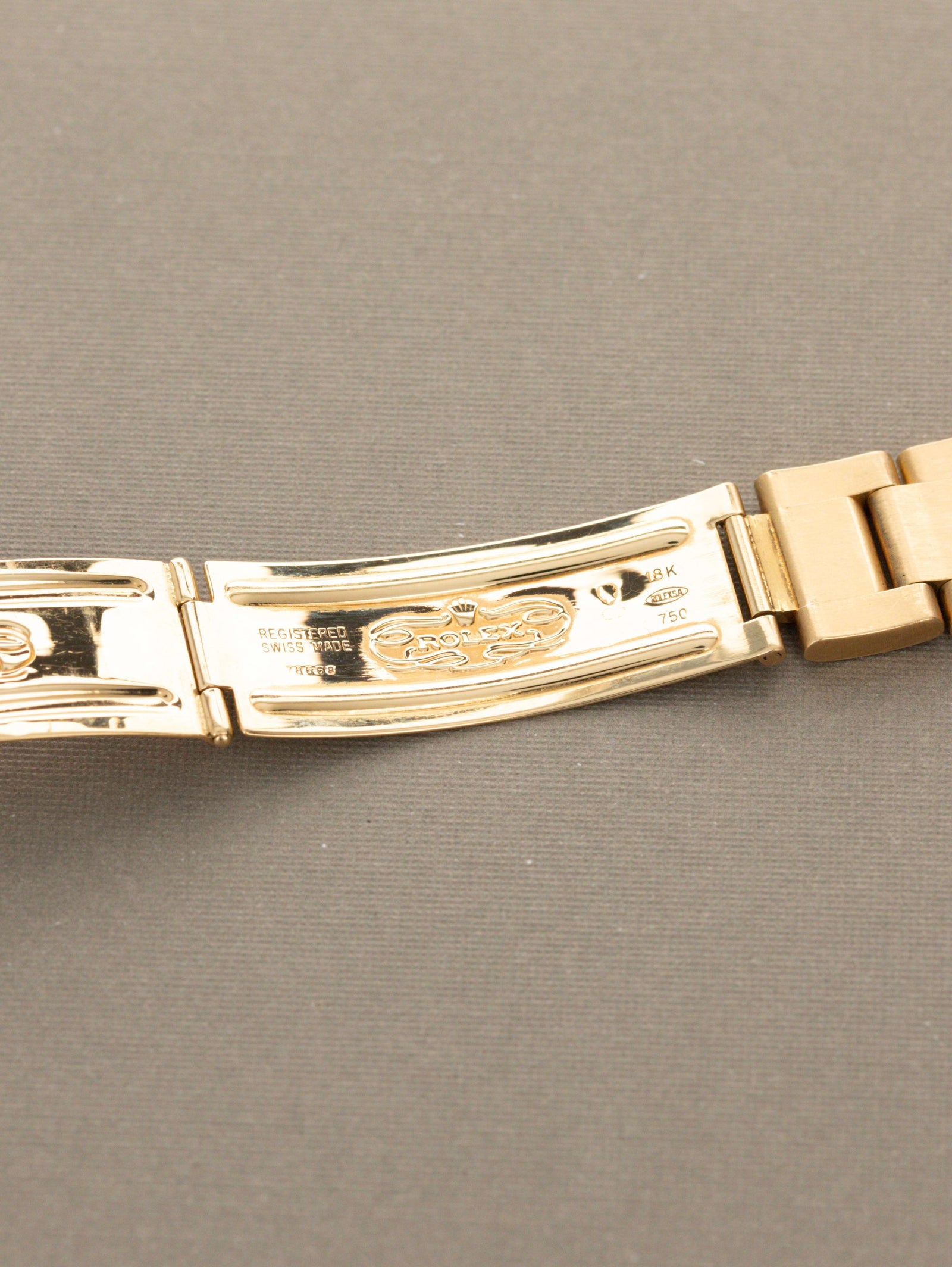 Rolex Daytona Ref. 16528 - 'Floating Cosmograph' Porcelain Dial