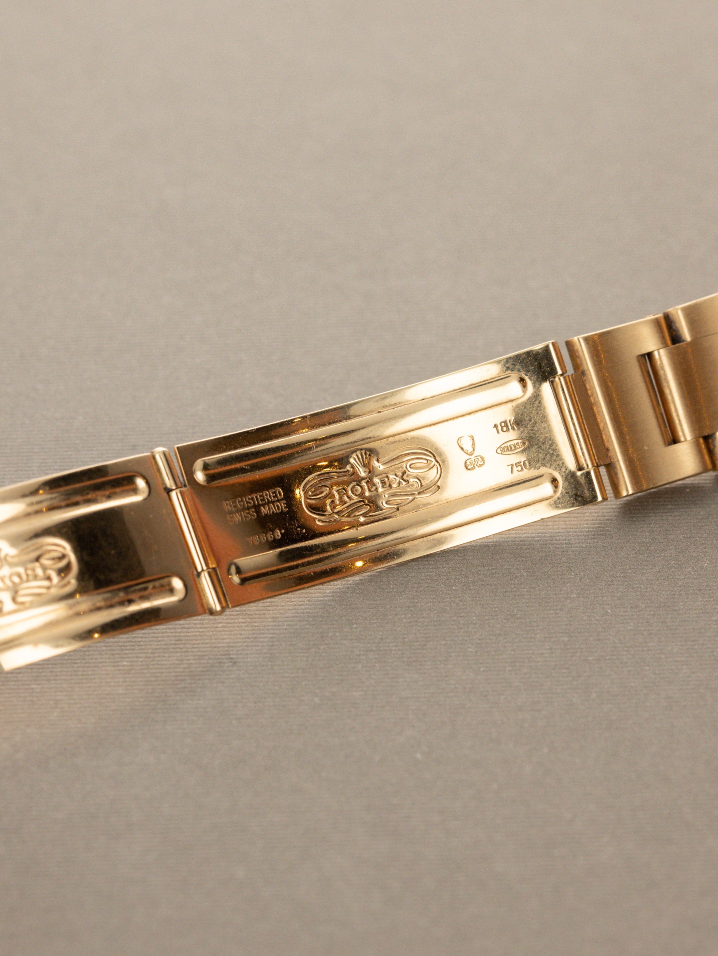 Rolex Daytona Ref. 16528 - 'Inverted 6' Dial