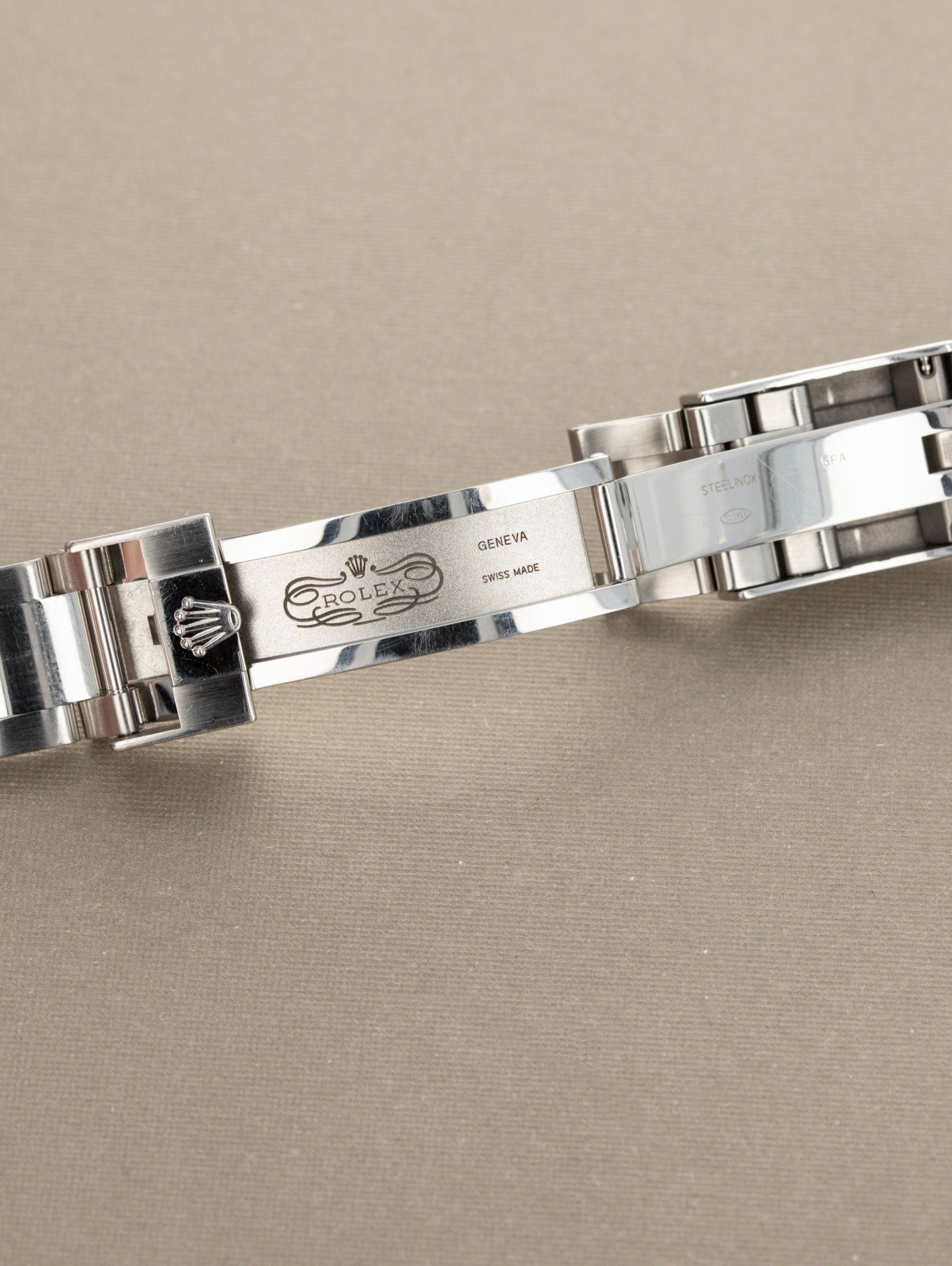 Rolex Daytona Ref. 116520 - White 'APH' Dial w/ Full Set