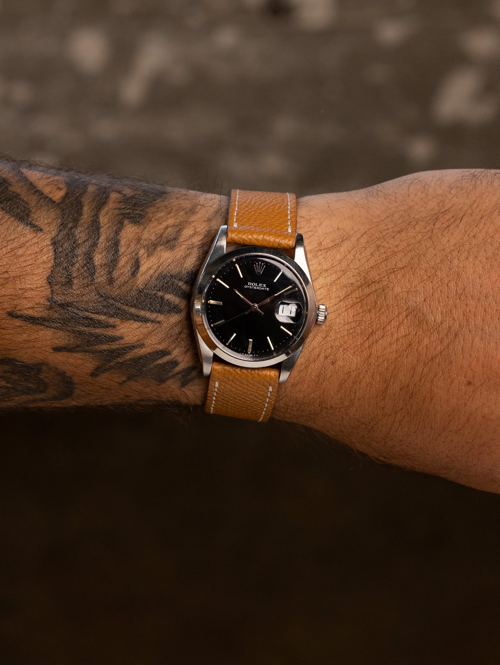 Rolex Oysterdate Ref. 6694 - Gloss Black Dial Unpolished
