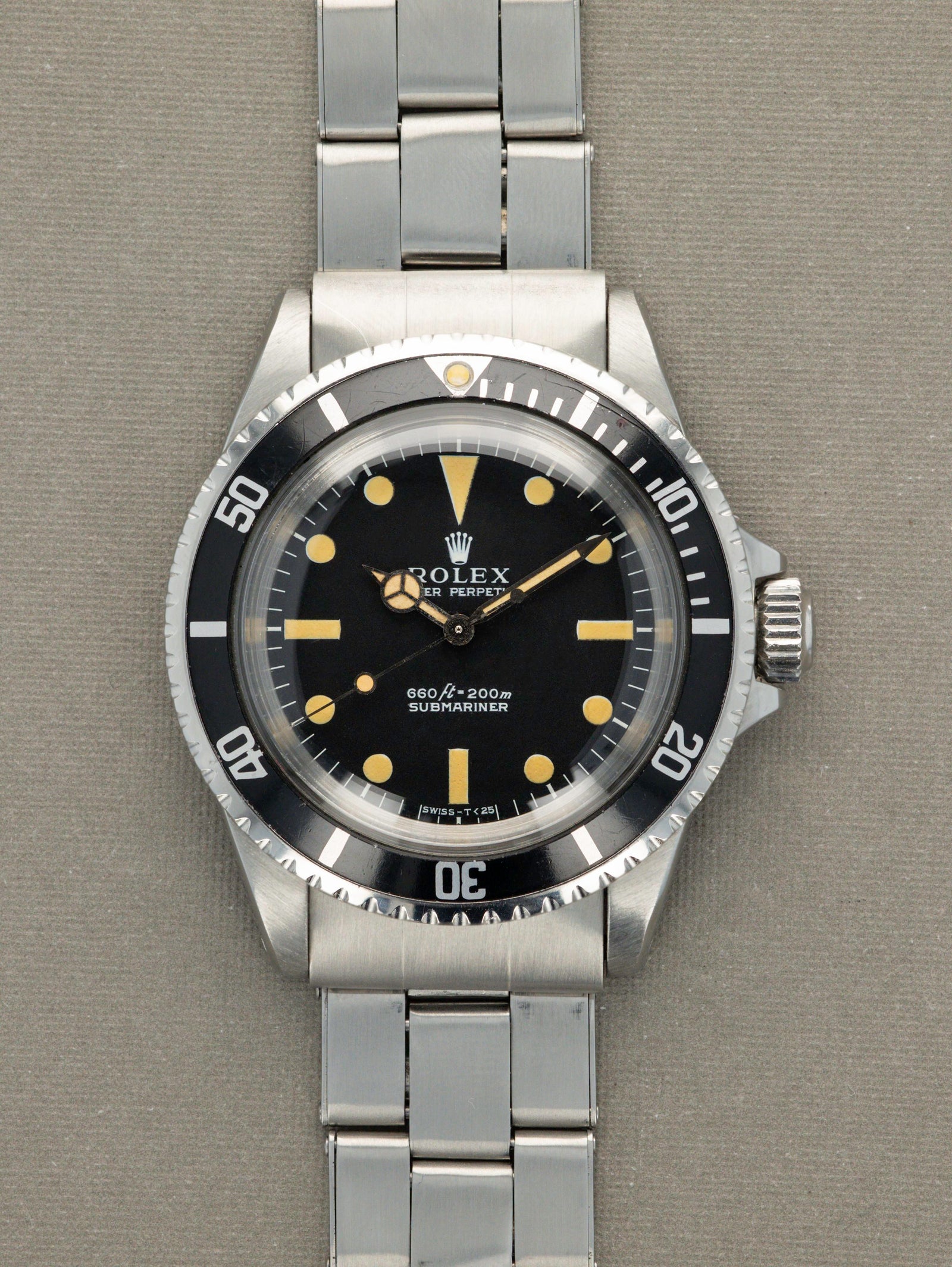 Rolex Submariner Ref. 5513 - Fat Font Kissing 40 Bezel W/ Papers