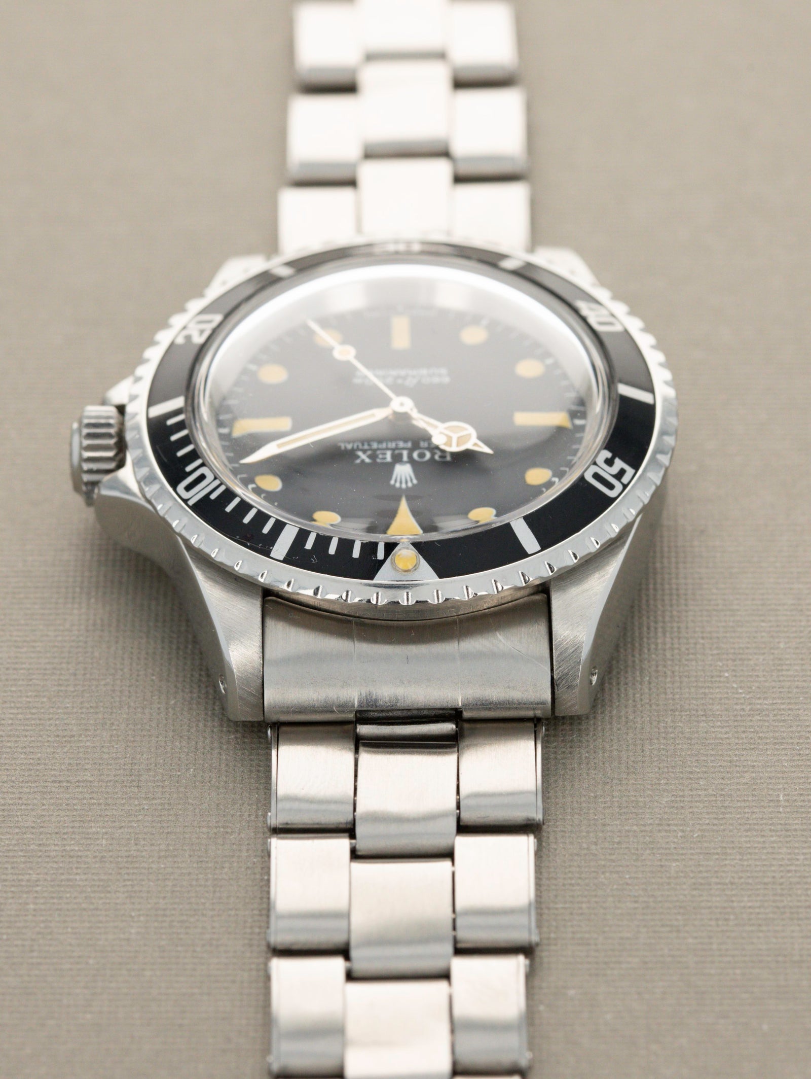 Rolex Submariner Ref. 5513 - Fat Font Kissing 40 Bezel W/ Papers