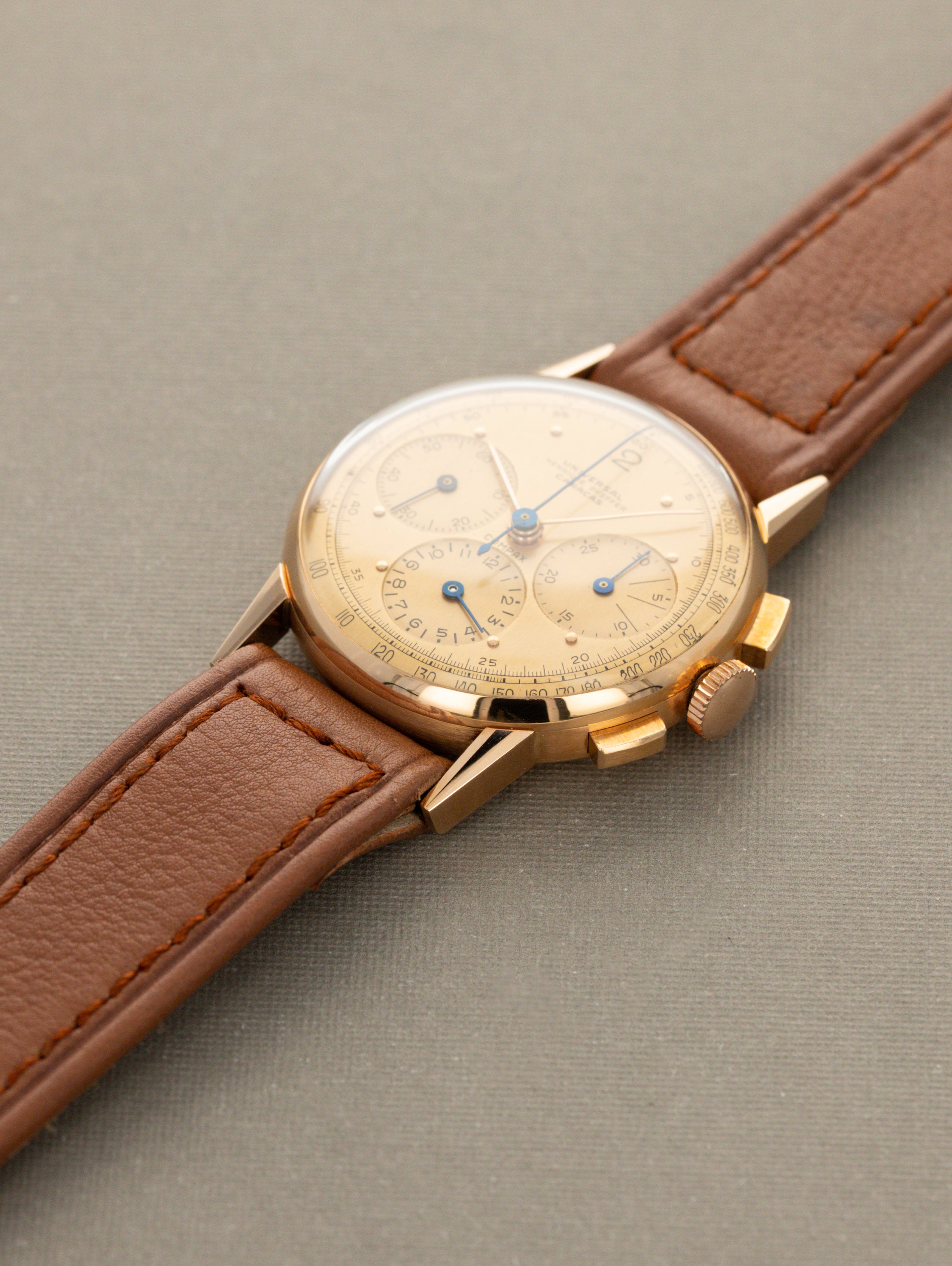 Universal Genève Compax Ref. 12236 - Retailed by Henrique Pfeffer, Caracas LNOS w/ Hangtag