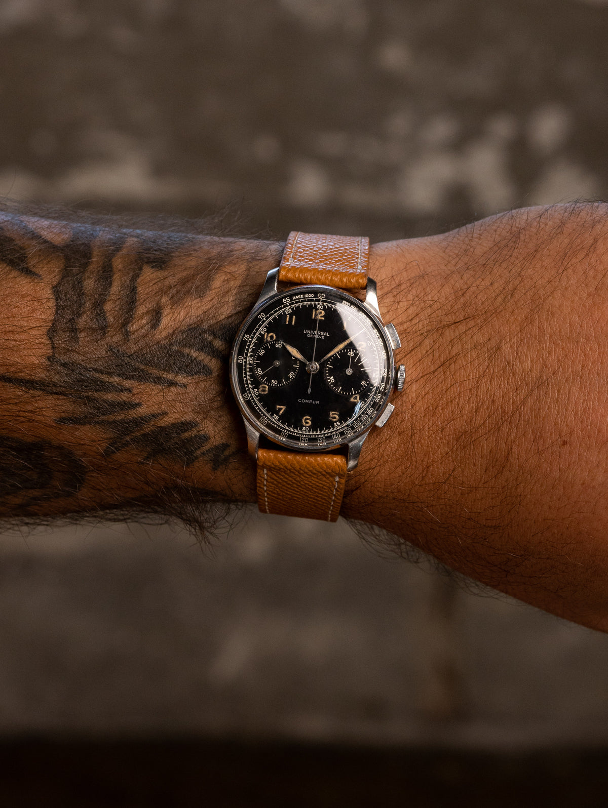 Universal Genève Compur Ref. 22445 - Luminous Black Dial Unpolished