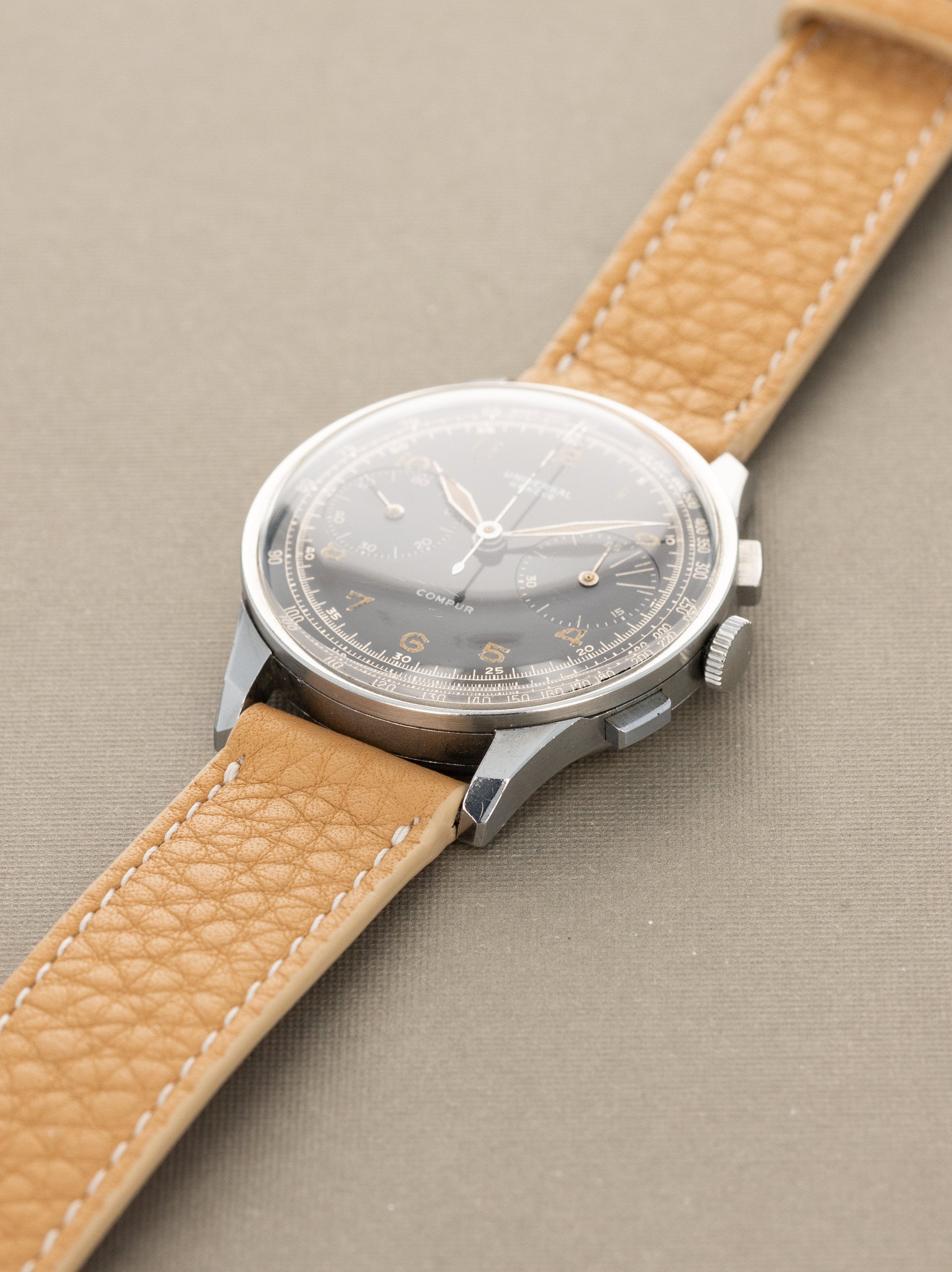 Universal Genève Compur Ref. 22517 - 'Jumbo' w/ Rare Black Dial Unpolished