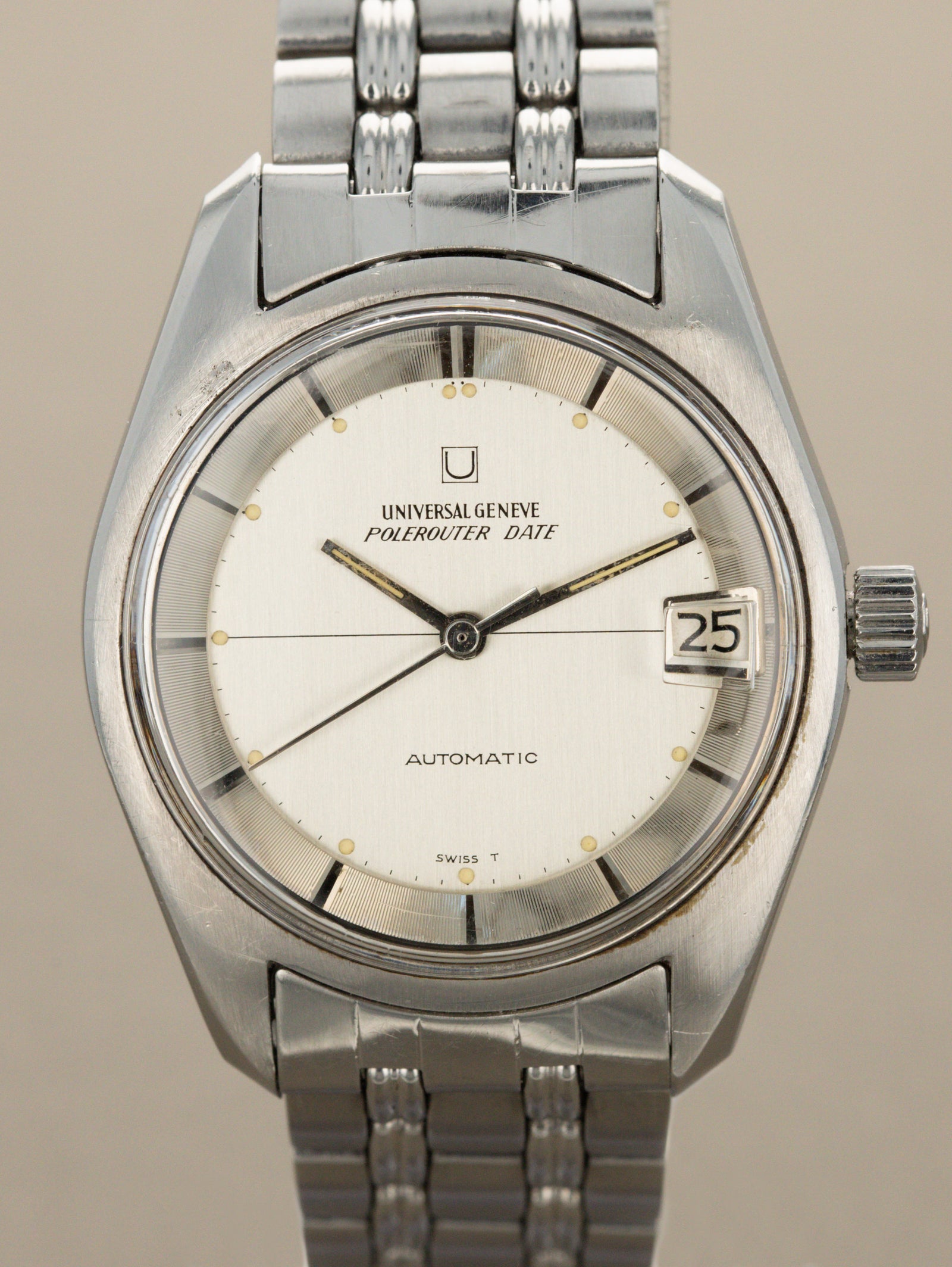 Universal Genève Polerouter Date Ref. 869119/02 - 'Brushed' Silver Dial Gay Frères Bracelet