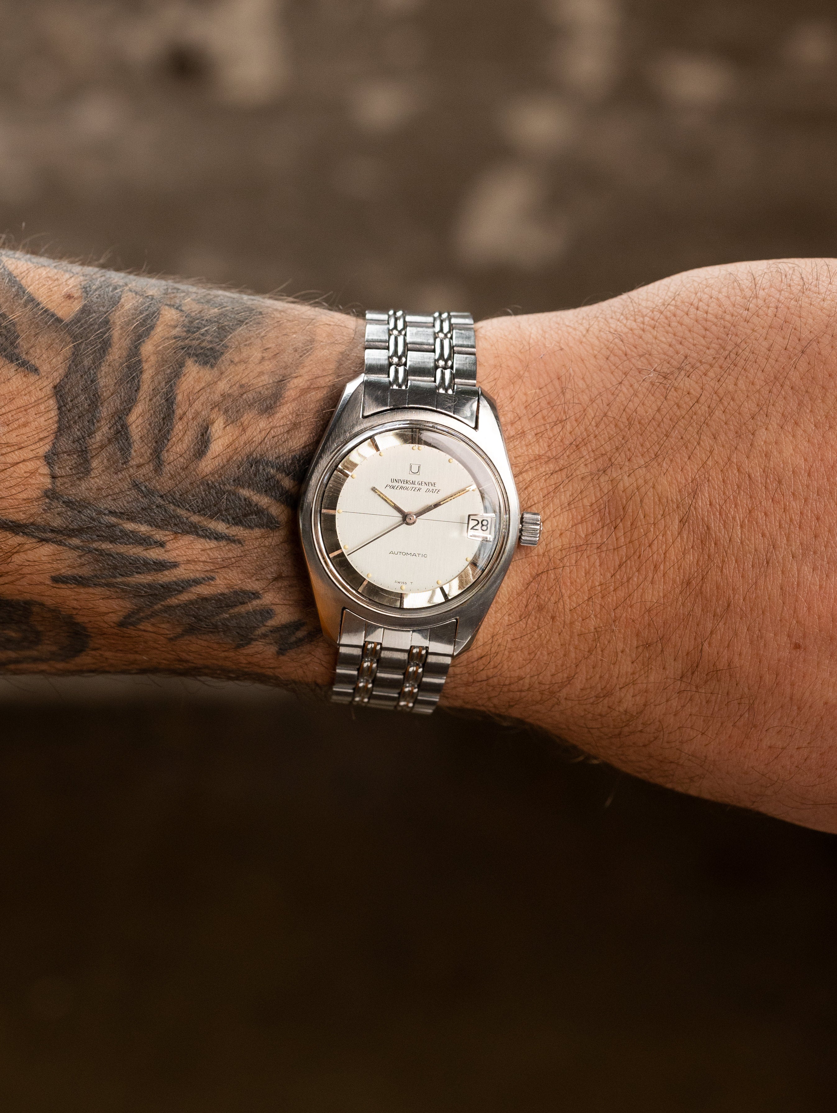 Universal Genève Polerouter Date Ref. 869119/02 - 'Brushed' Silver Dial Gay Frères Bracelet