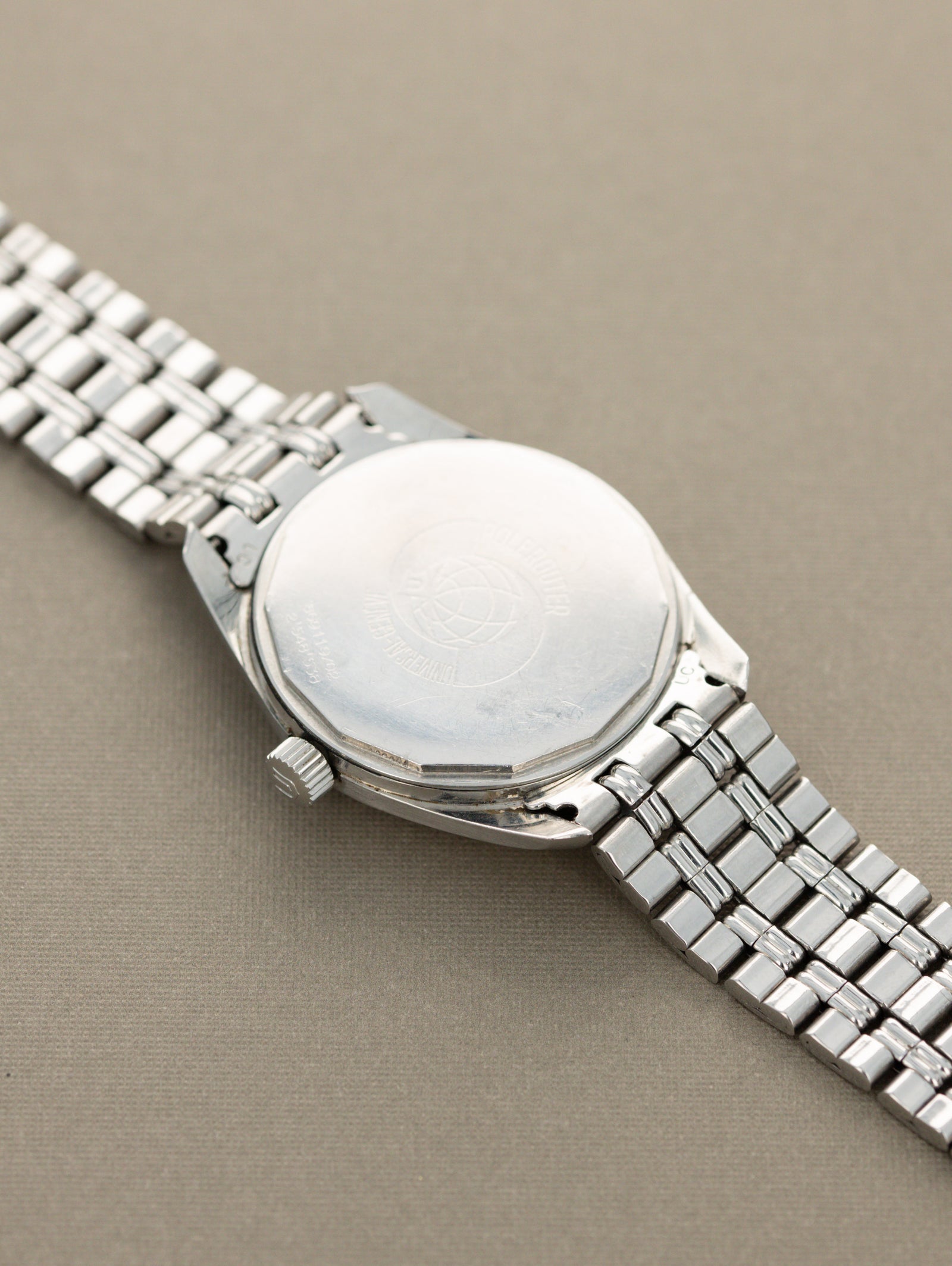 Universal Genève Polerouter Date Ref. 869119/02 - 'Brushed' Silver Dial Gay Frères Bracelet