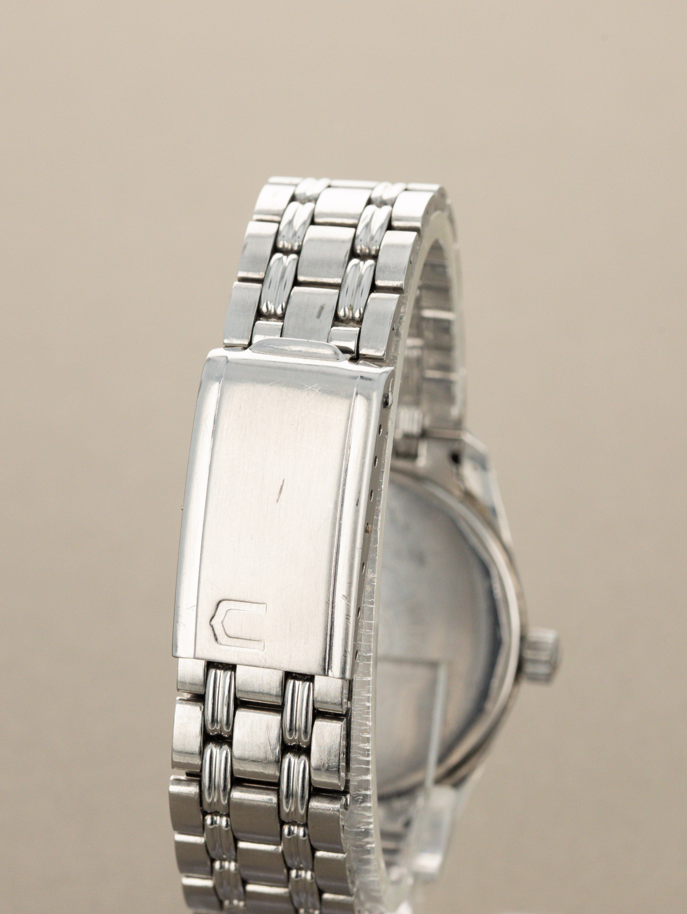 Universal Genève Polerouter Date Ref. 869119/02 - 'Brushed' Silver Dial Gay Frères Bracelet