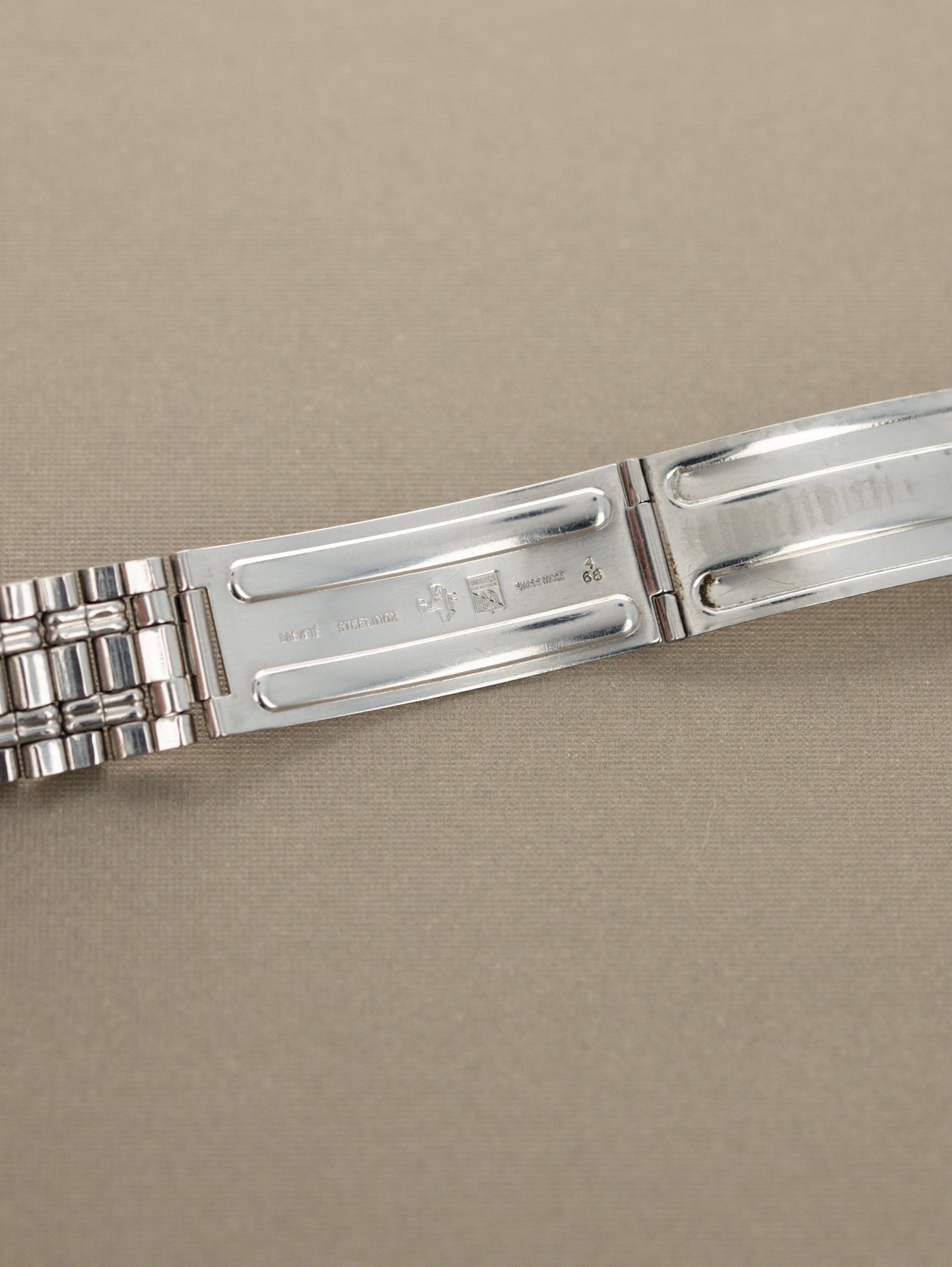 Universal Genève Polerouter Date Ref. 869119/02 - 'Brushed' Silver Dial Gay Frères Bracelet