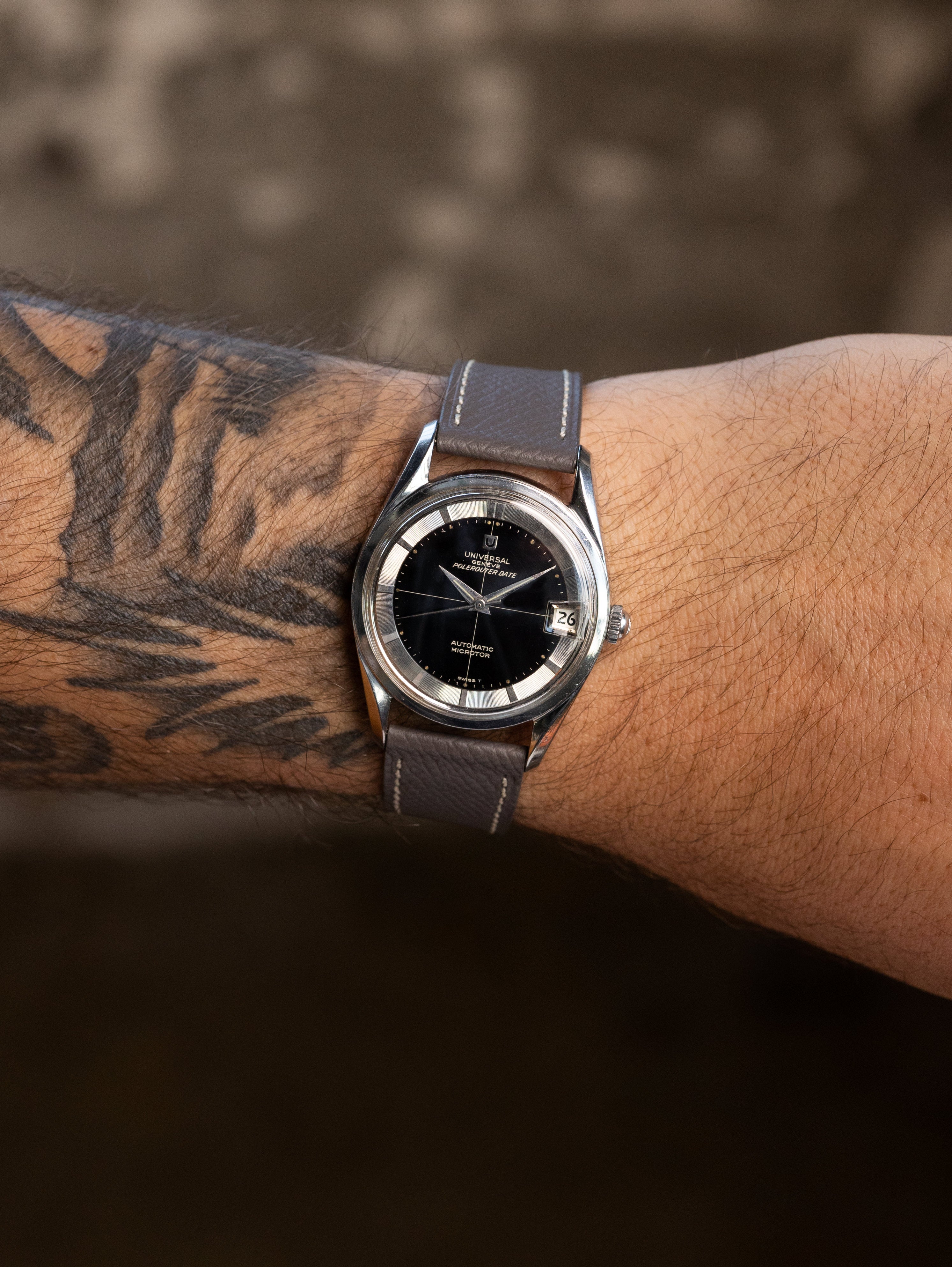 Universal Genève Polerouter Date Ref. 204503/2 - Gilt 'Crosshair' Dial w/ 'Microtor'