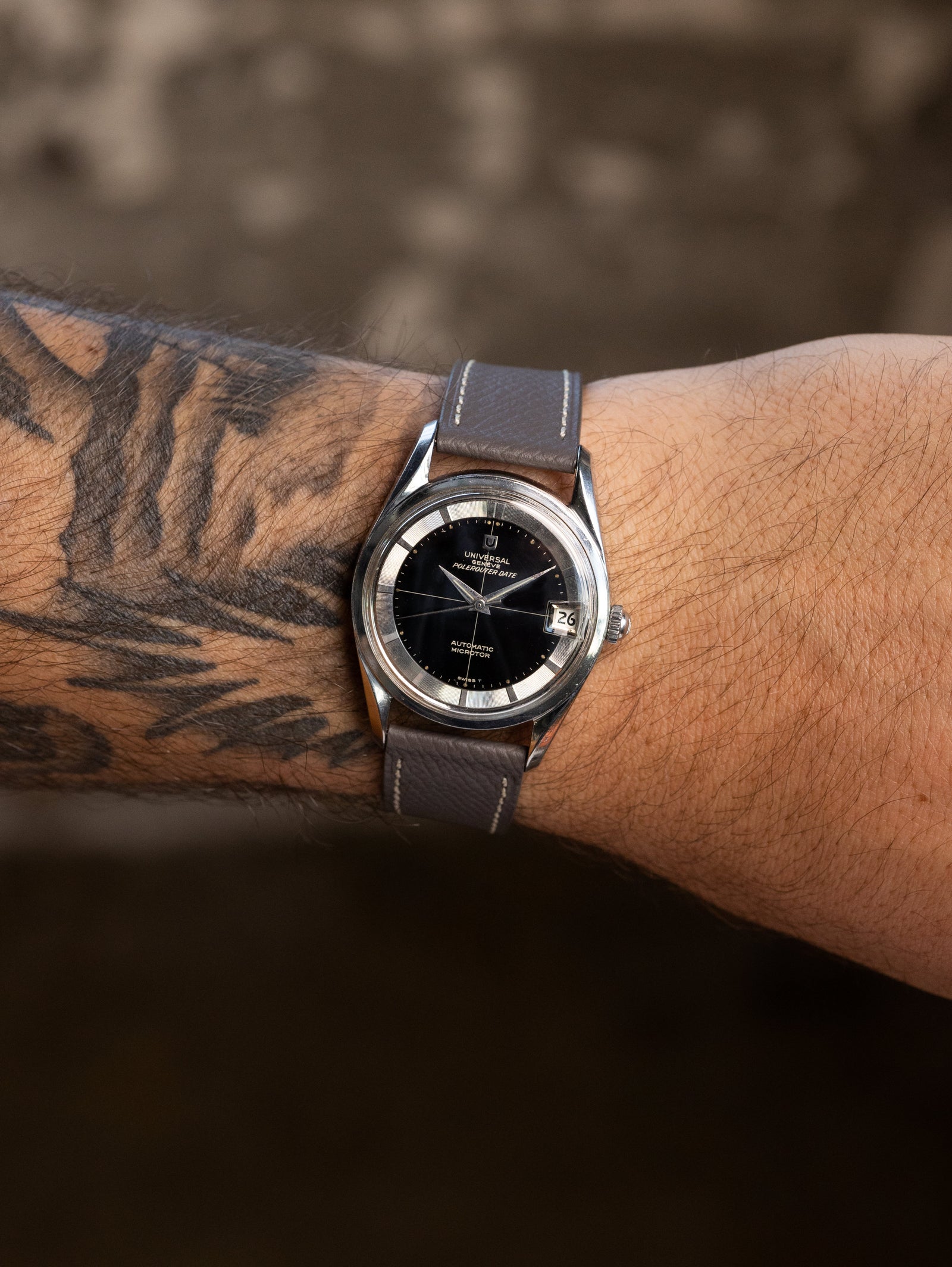 Universal Genève Polerouter Date Ref. 204503/2 - Gilt 'Crosshair' Dial w/ 'Microtor'