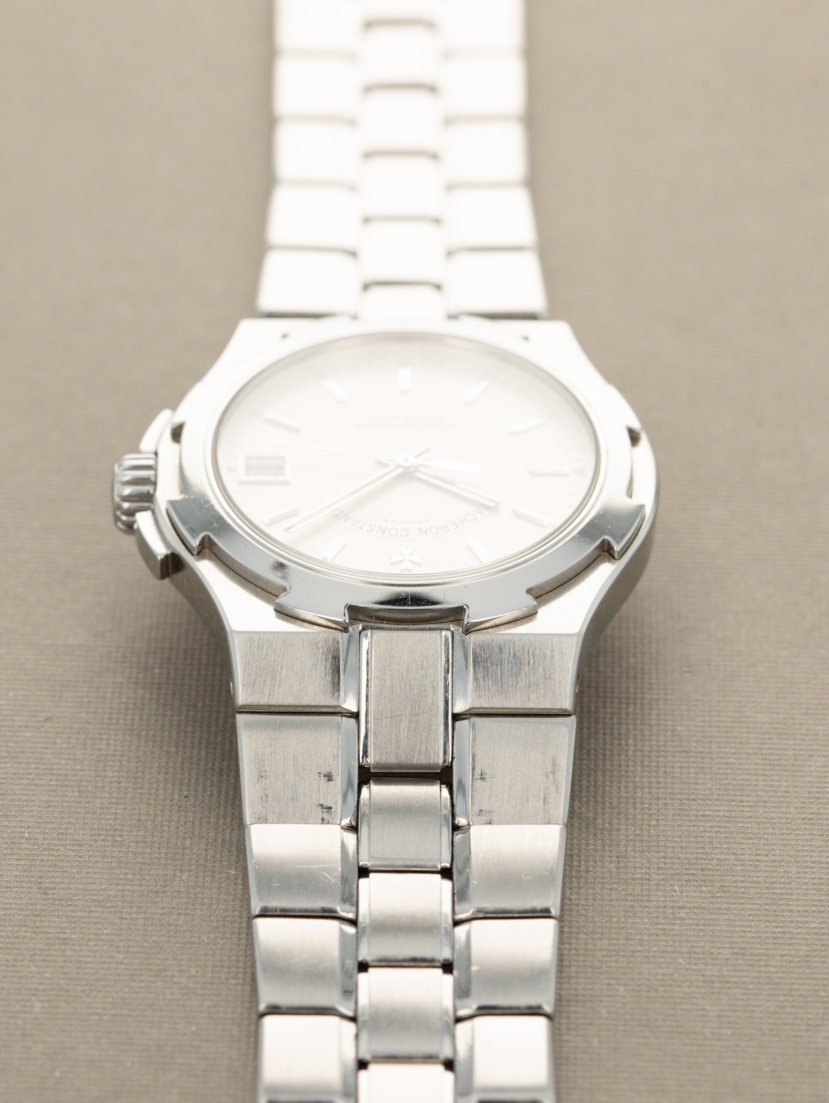 Vacheron Constantin Overseas Ref. 42042 - White 'Guilloché' Dial
