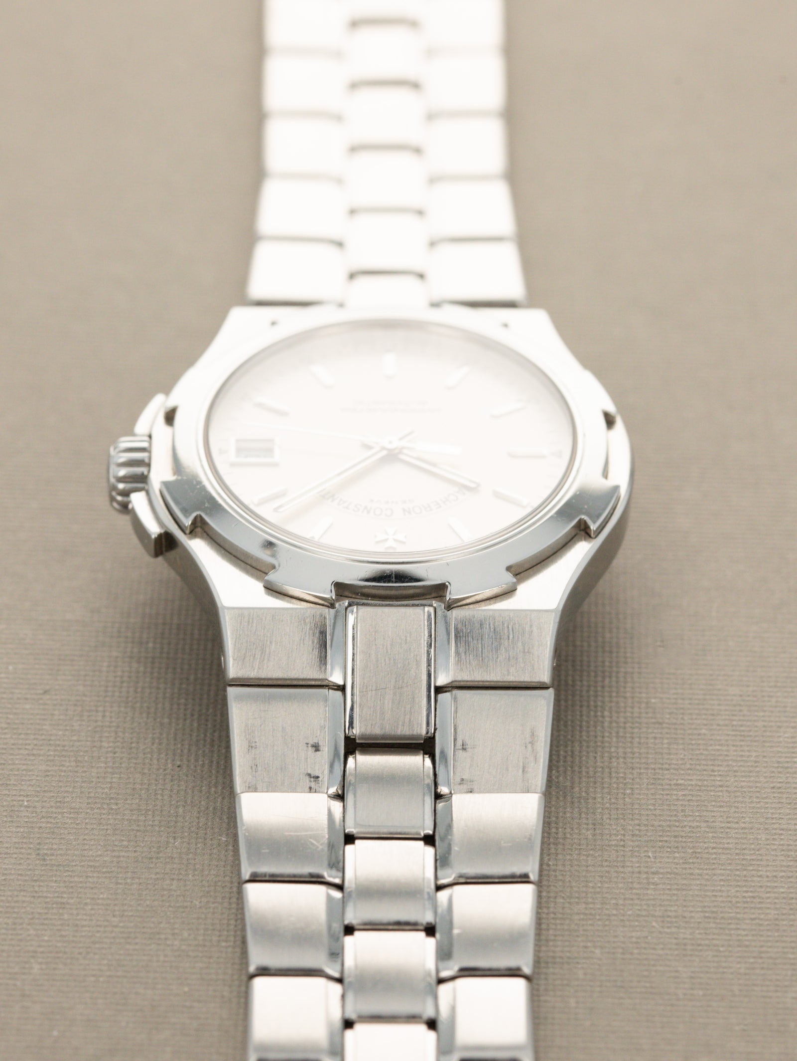 Vacheron Constantin Overseas Ref. 42042 - White 'Guilloché' Dial