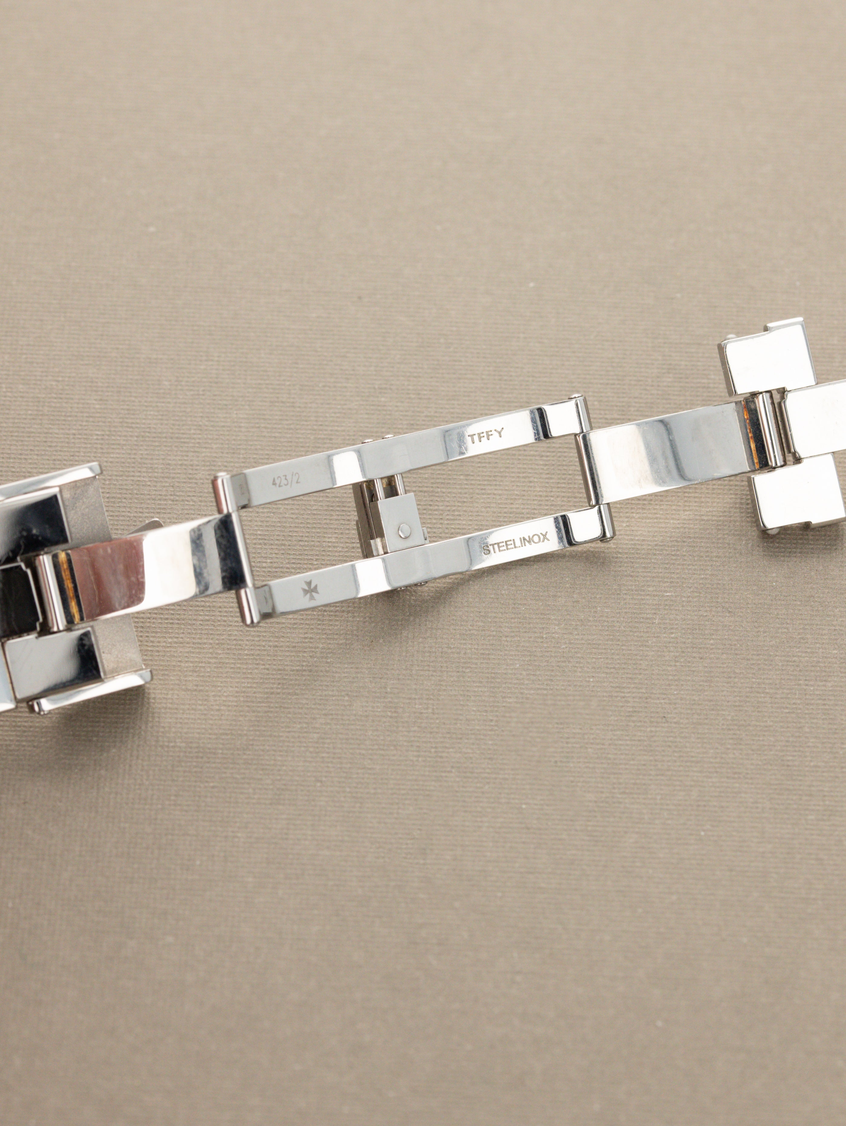 Vacheron Constantin Overseas Ref. 42042 - White 'Guilloché' Dial