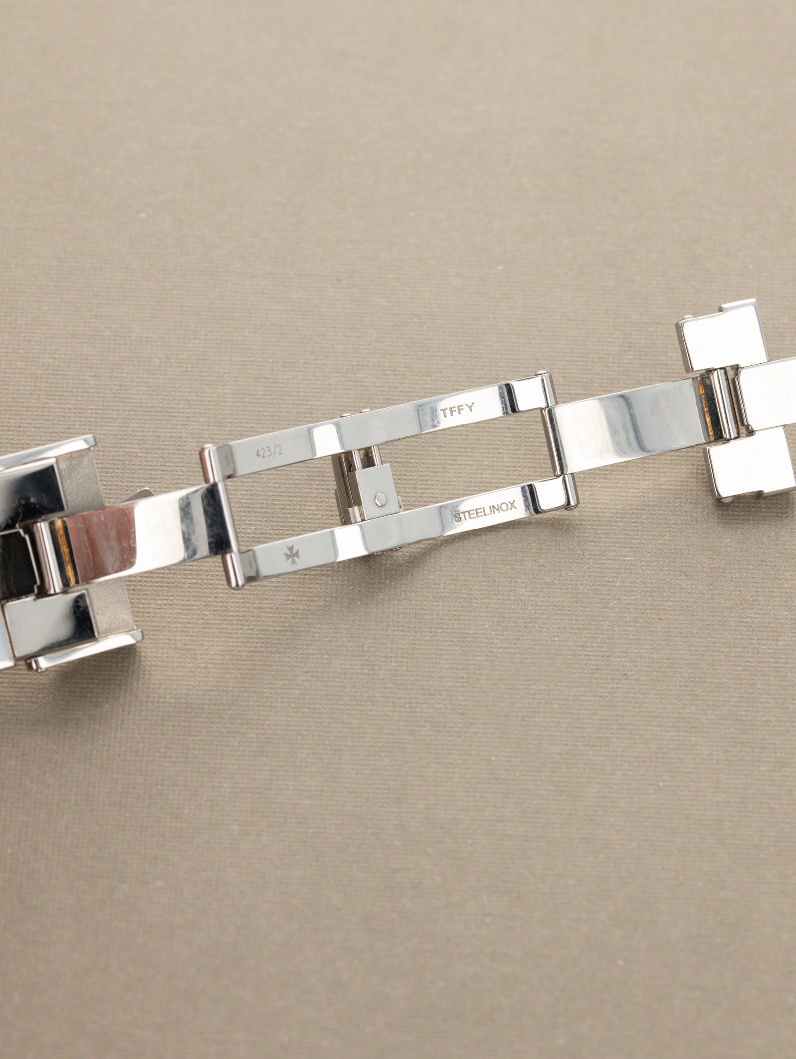Vacheron Constantin Overseas Ref. 42042 - White 'Guilloché' Dial